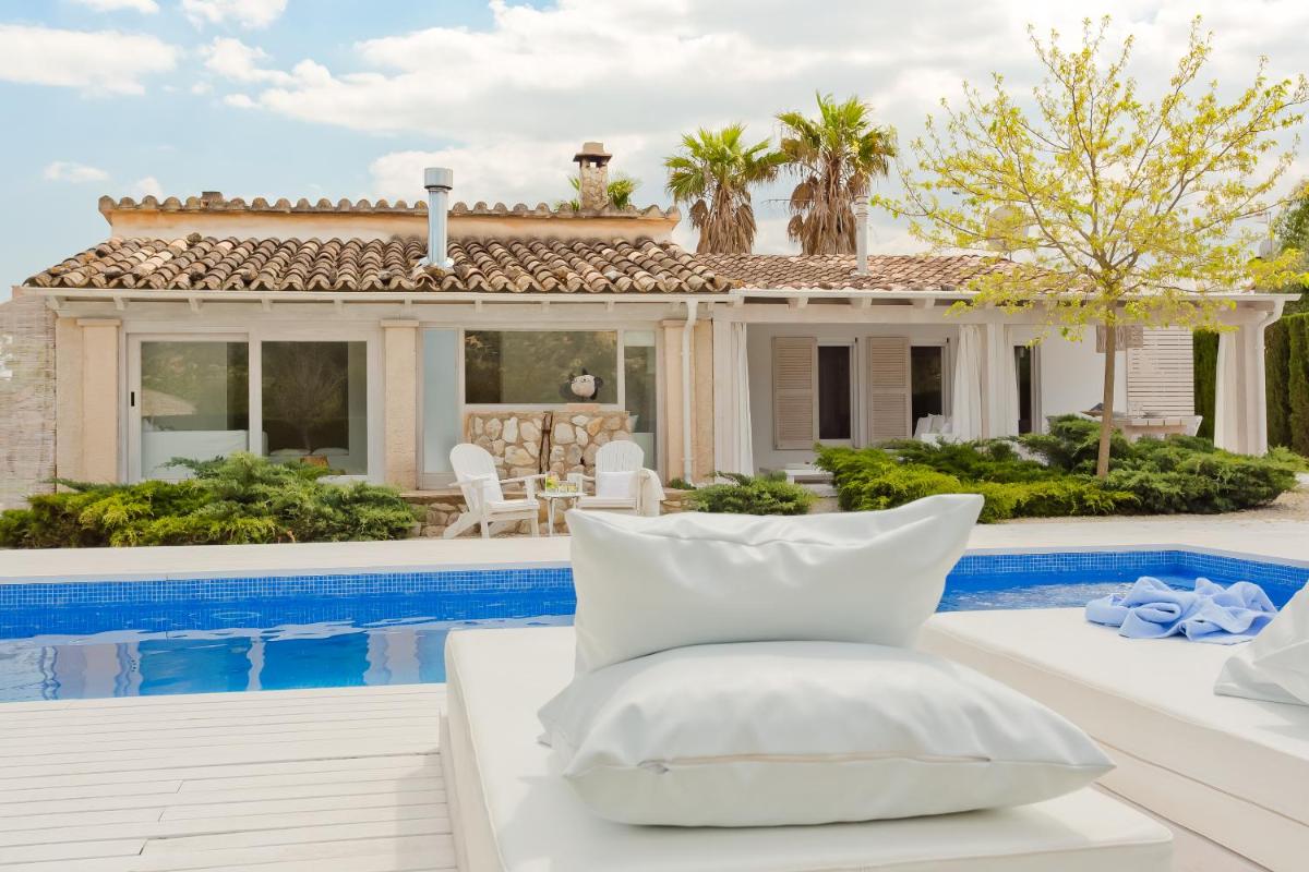 Villa with Private Pool photo 2