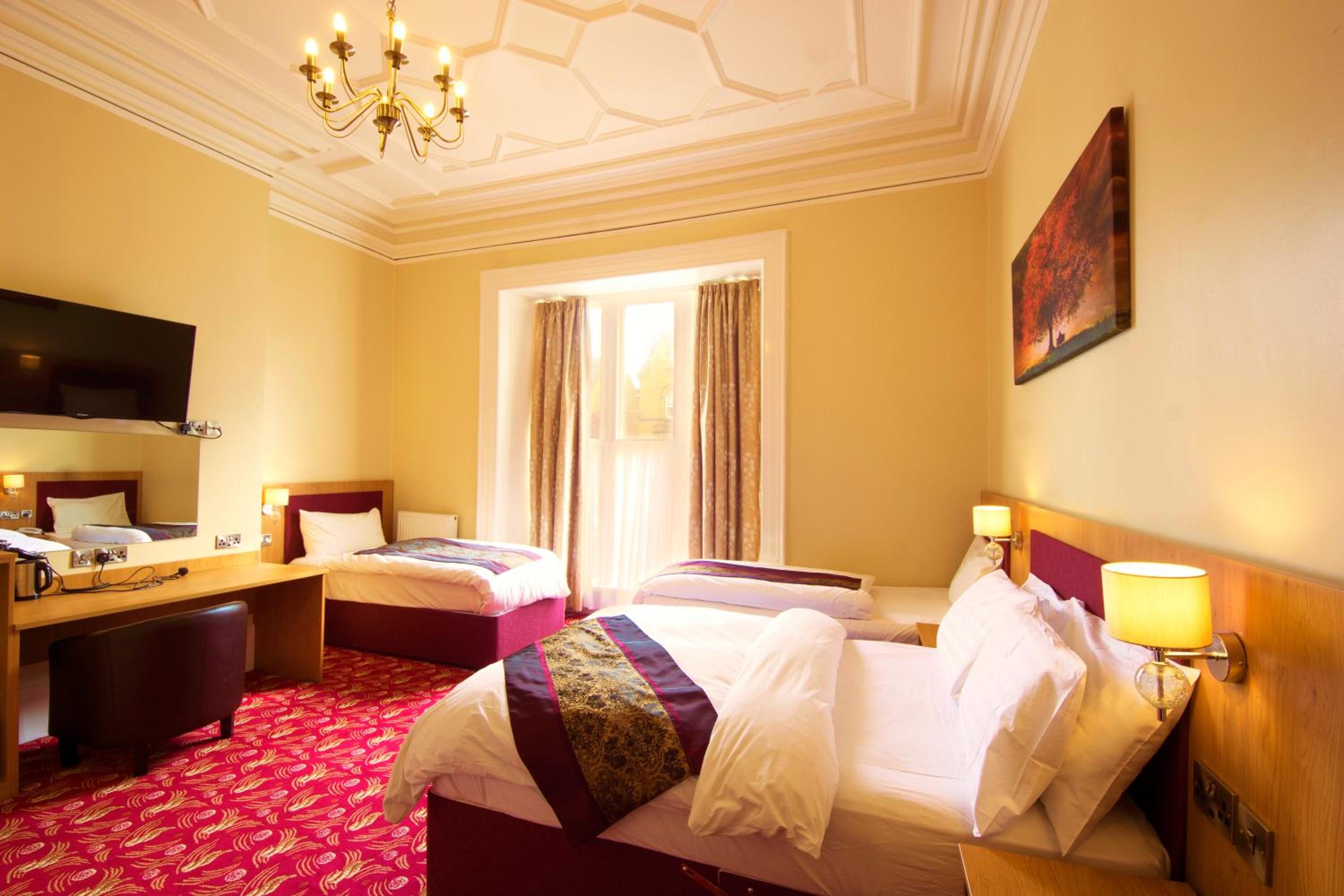 Double Room - Photo 6