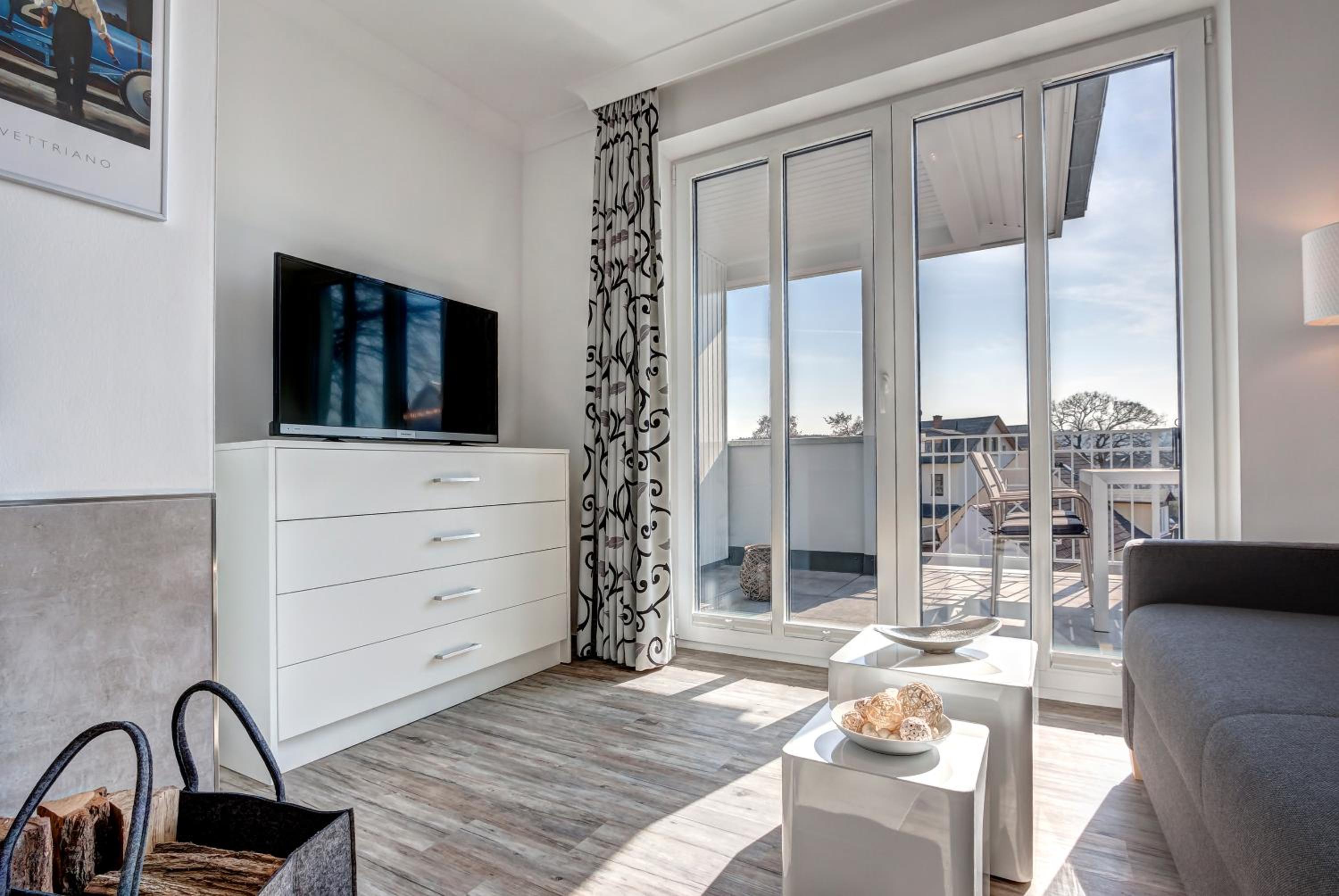 One-Bedroom Penthouse Apartment