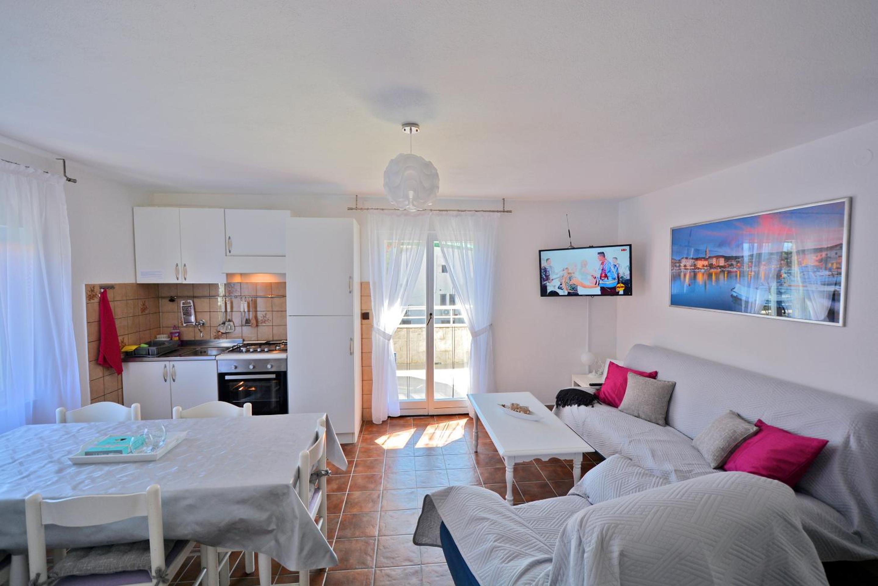 Apartment with Balcony photo 1