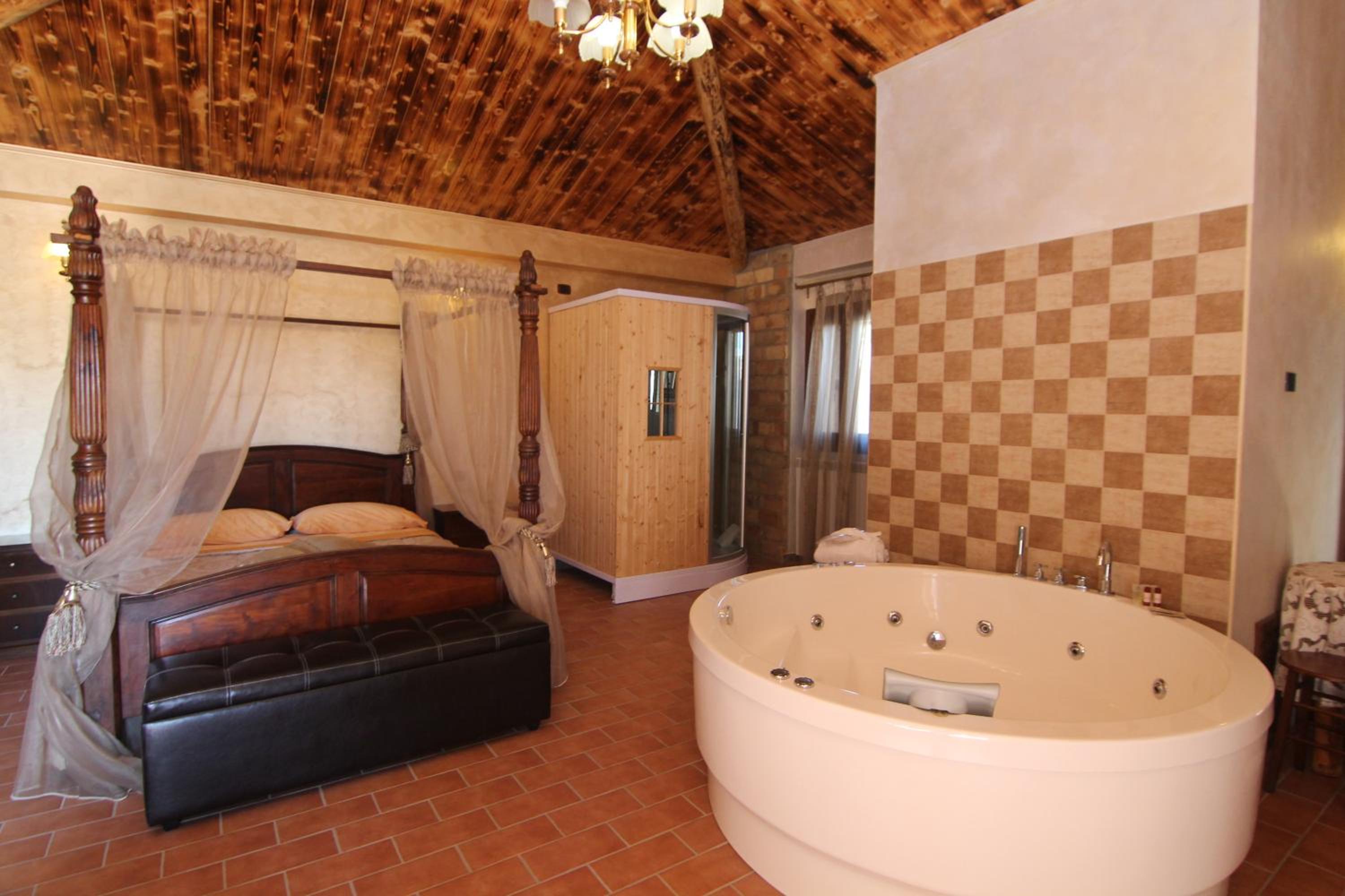 Imperial Suite - Photo 21