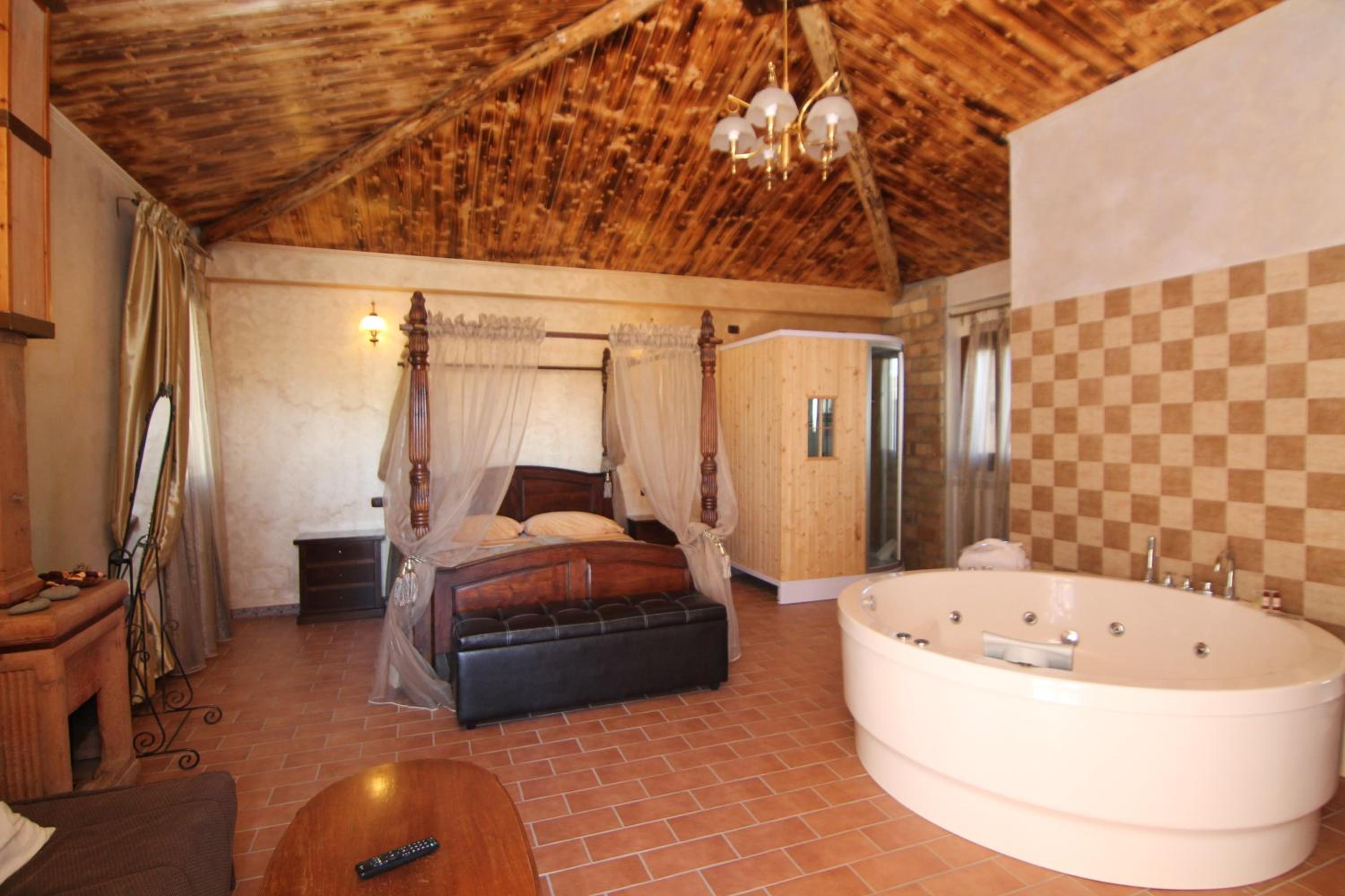 Imperial Suite - Photo 15