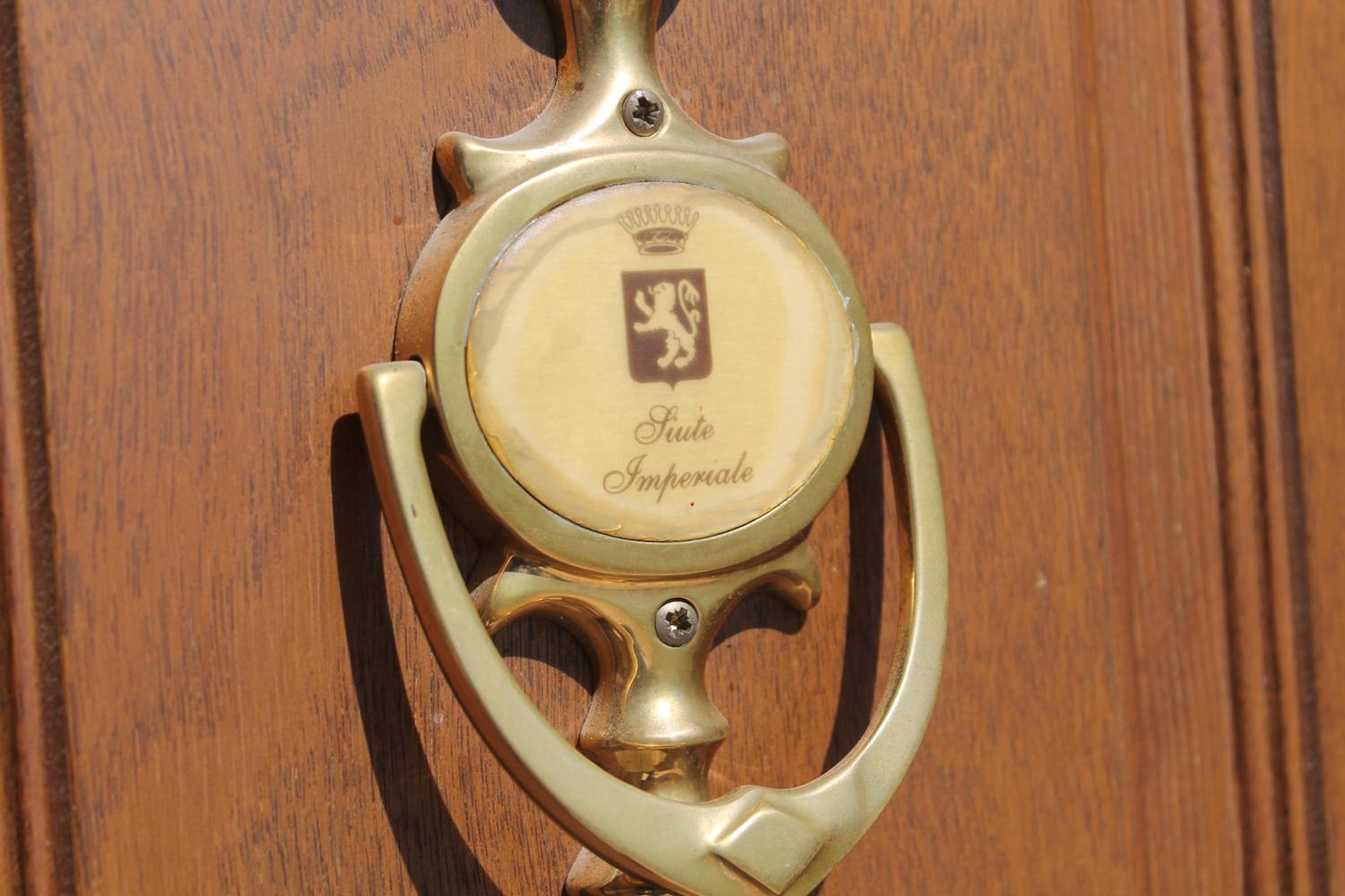 Imperial Suite - Photo 20