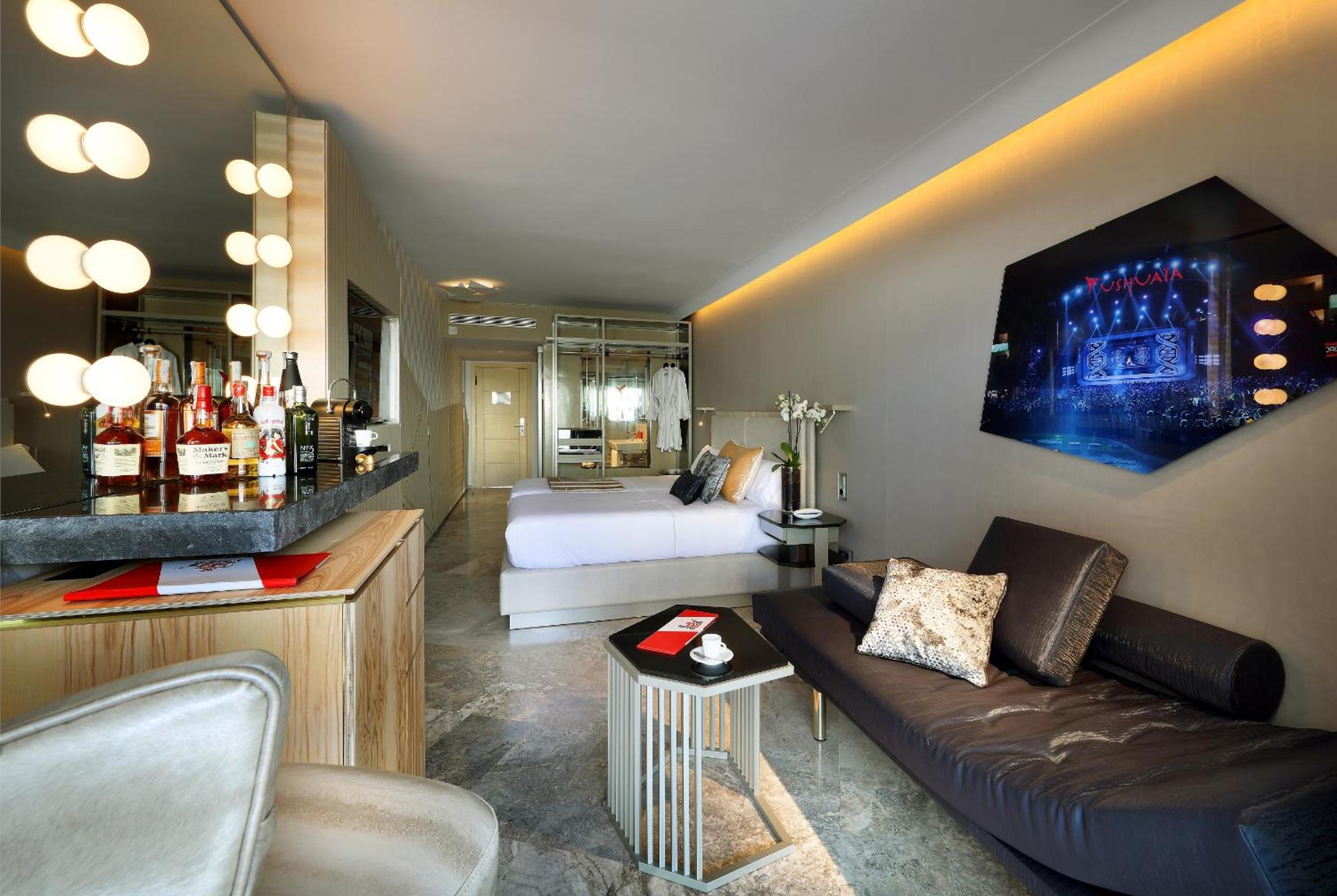 Habitación Doble o Gemela Superior – Fiesta Toda la Noche