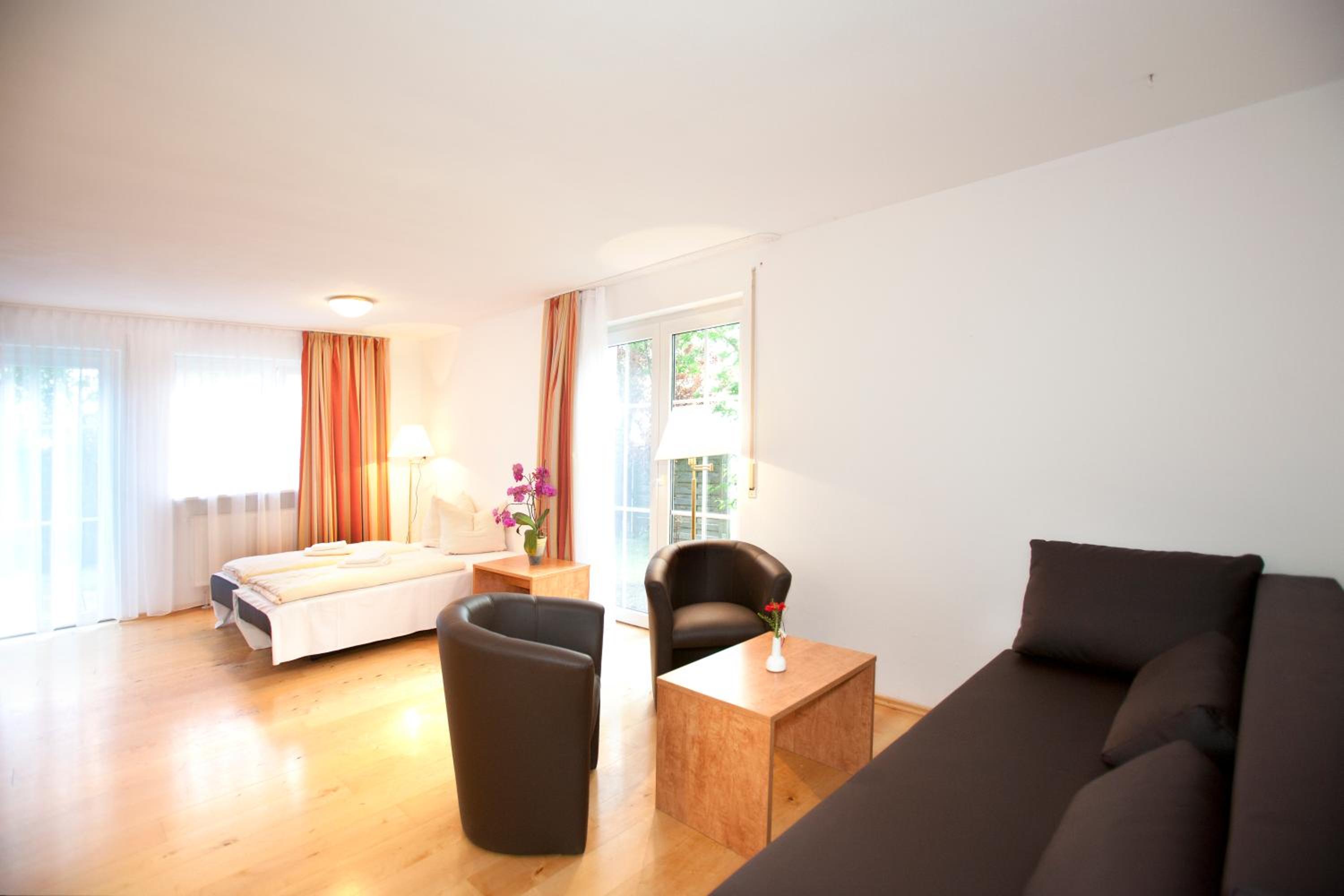 One-Bedroom Apartment (6 Adults) - Photo 10