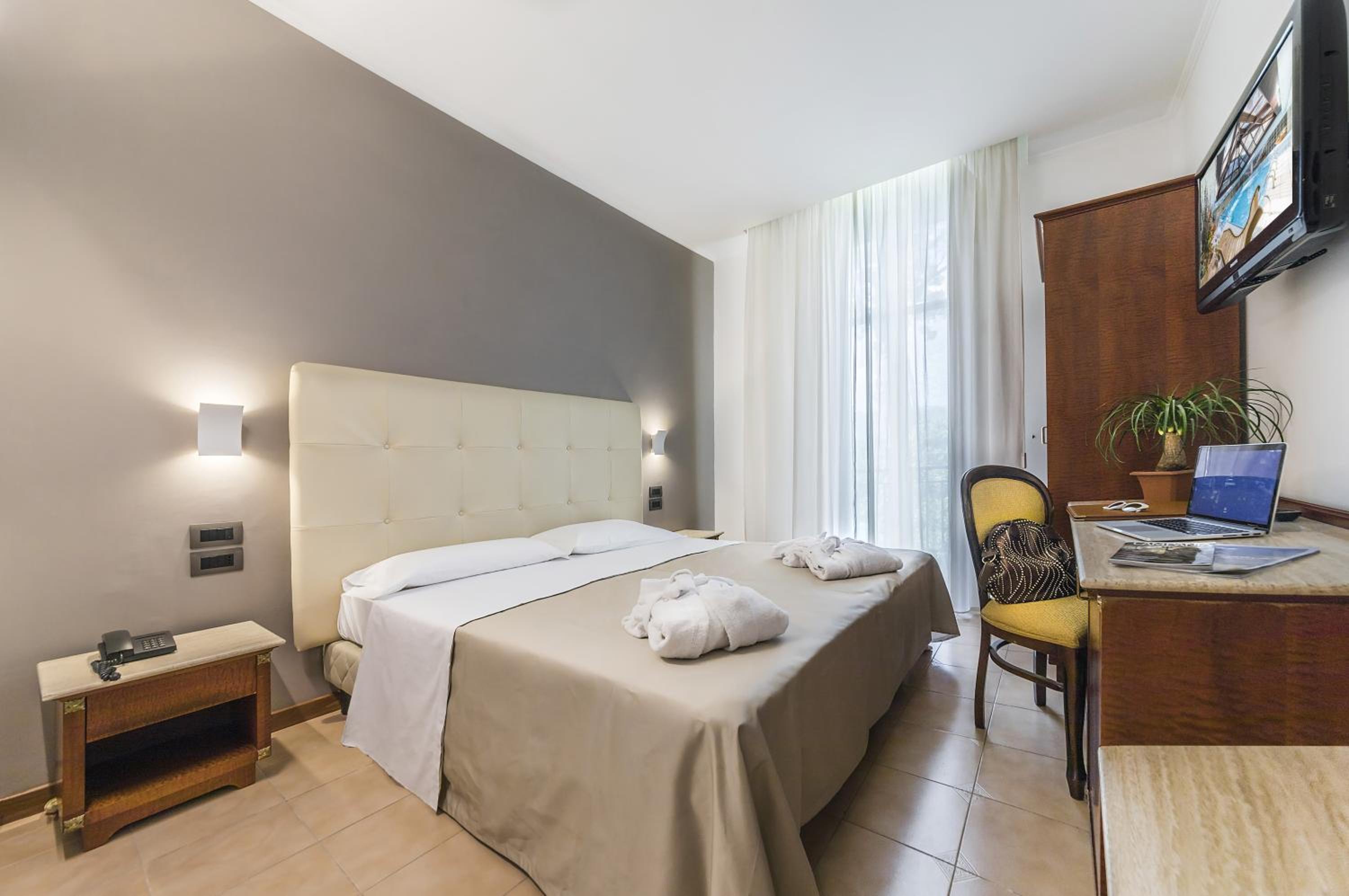 Comfort Triple Room with Spa Access - Photo 2