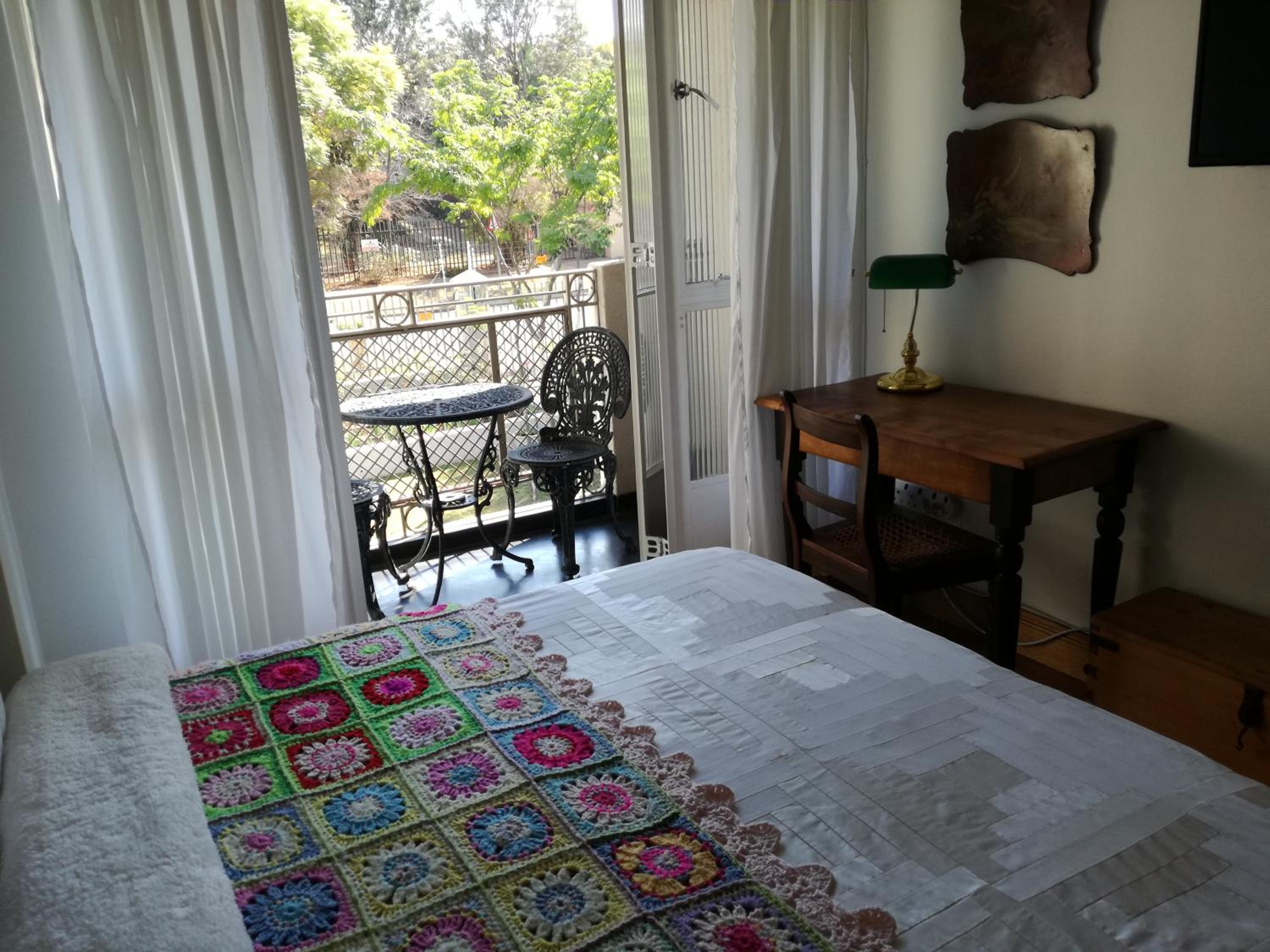 Double Room with Private Bathroom - Photo 11