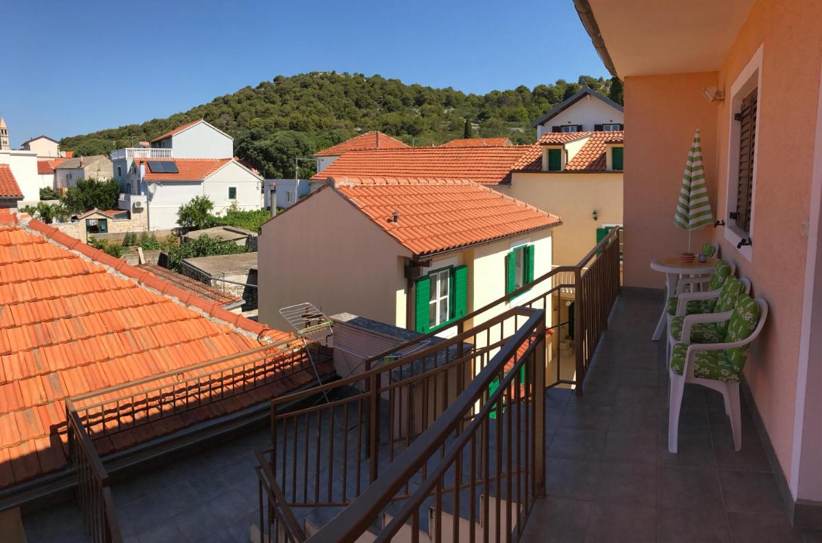 Apartment with Balcony photo 1