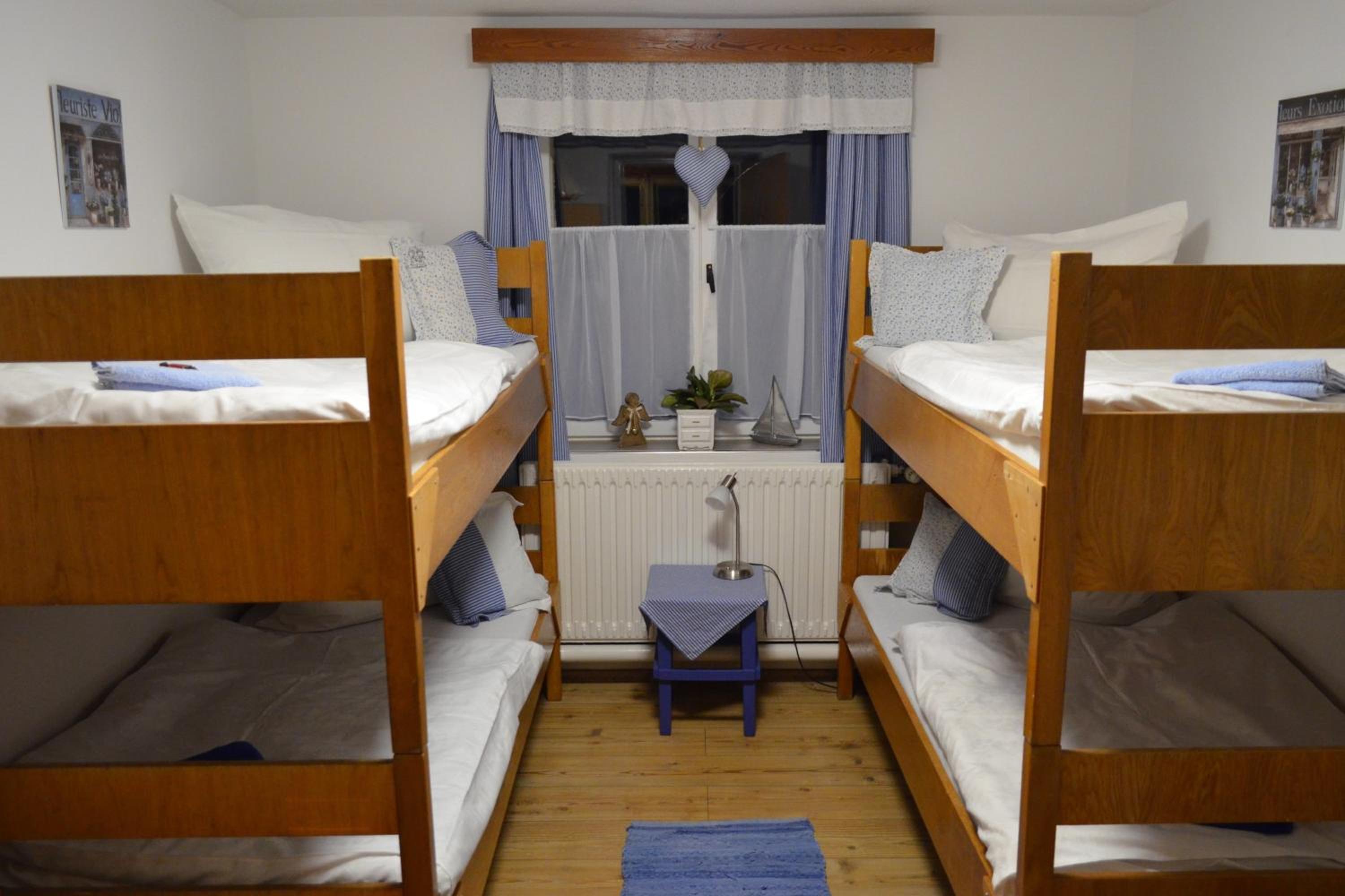 Quadruple Room - Photo 9