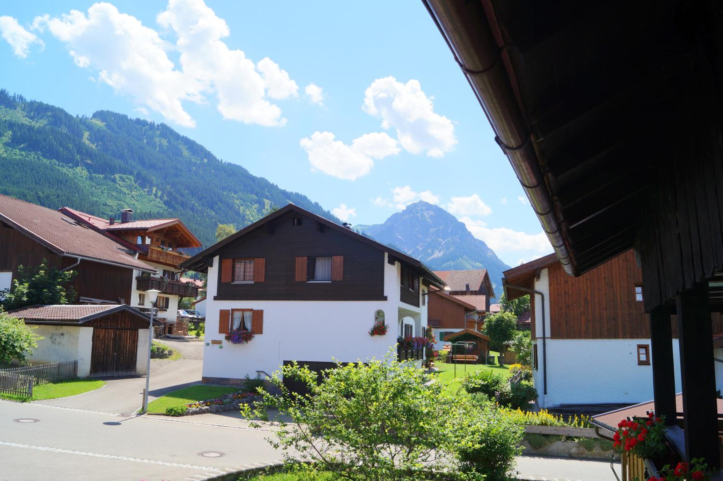 Apartment with Mountain View photo 3