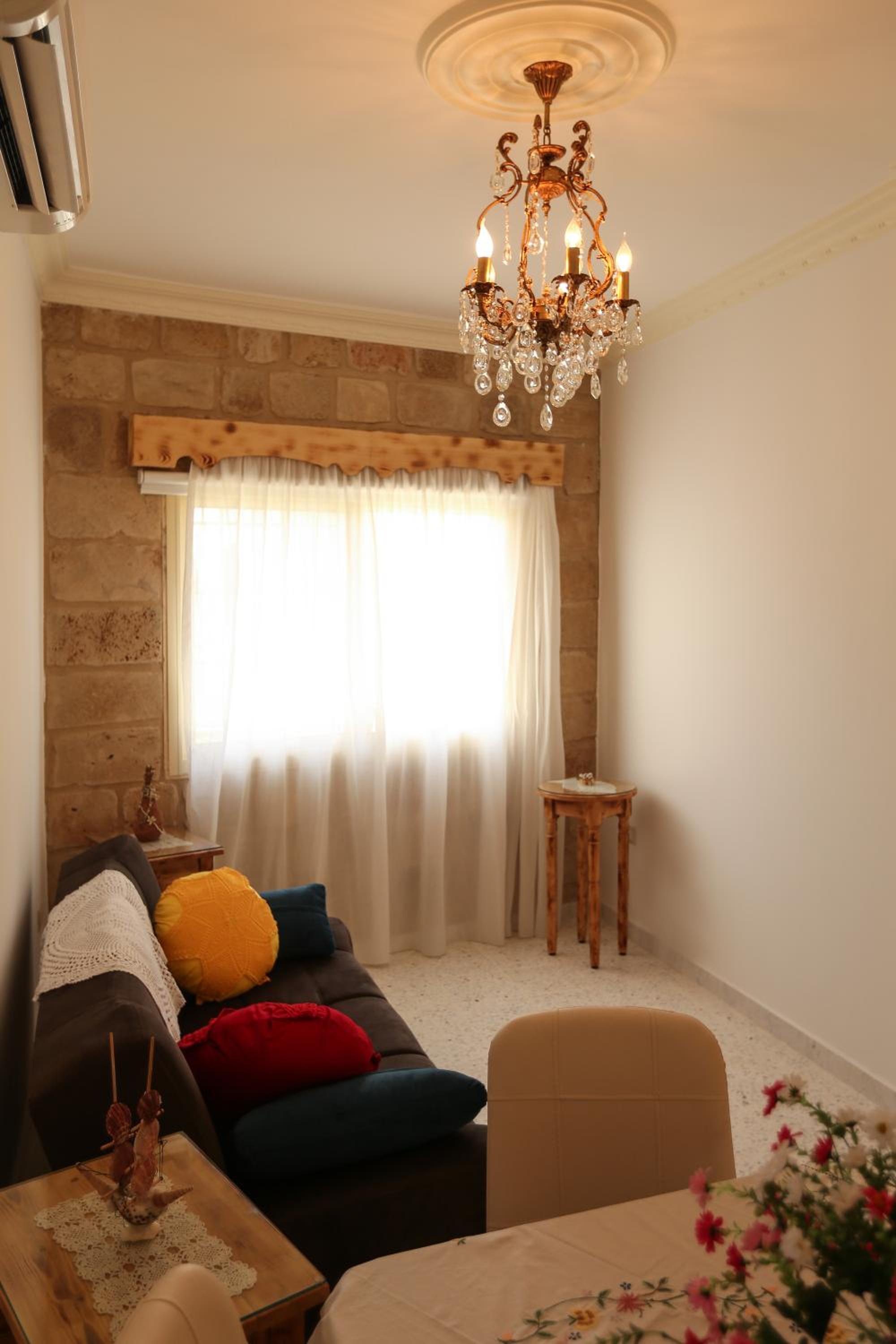 One-Bedroom Apartment photo 2