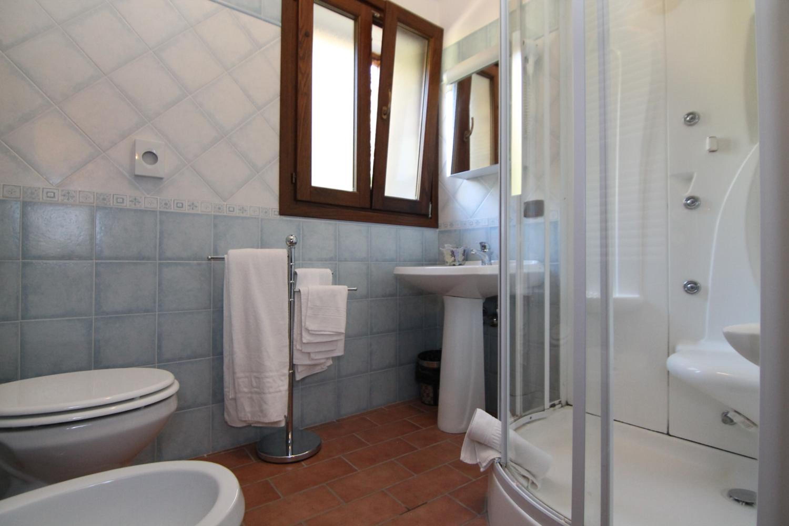Two-Bedroom Apartment (3 Adults) photo 2