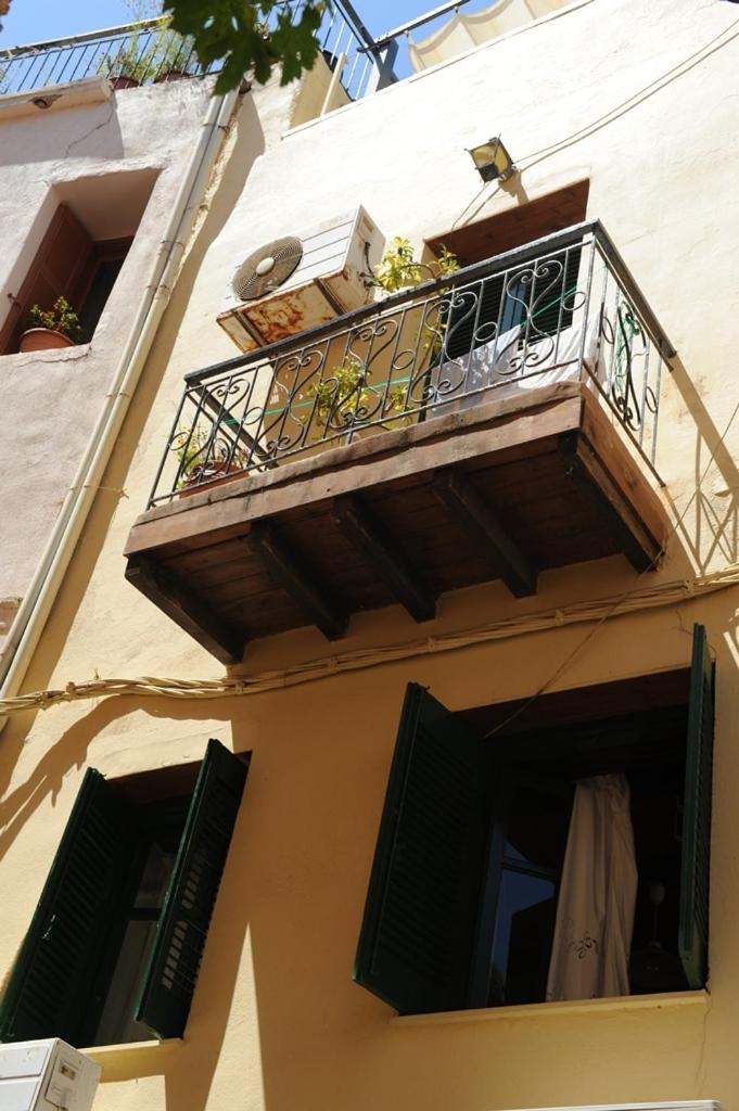 Studio with Balcony (3 Adults) 