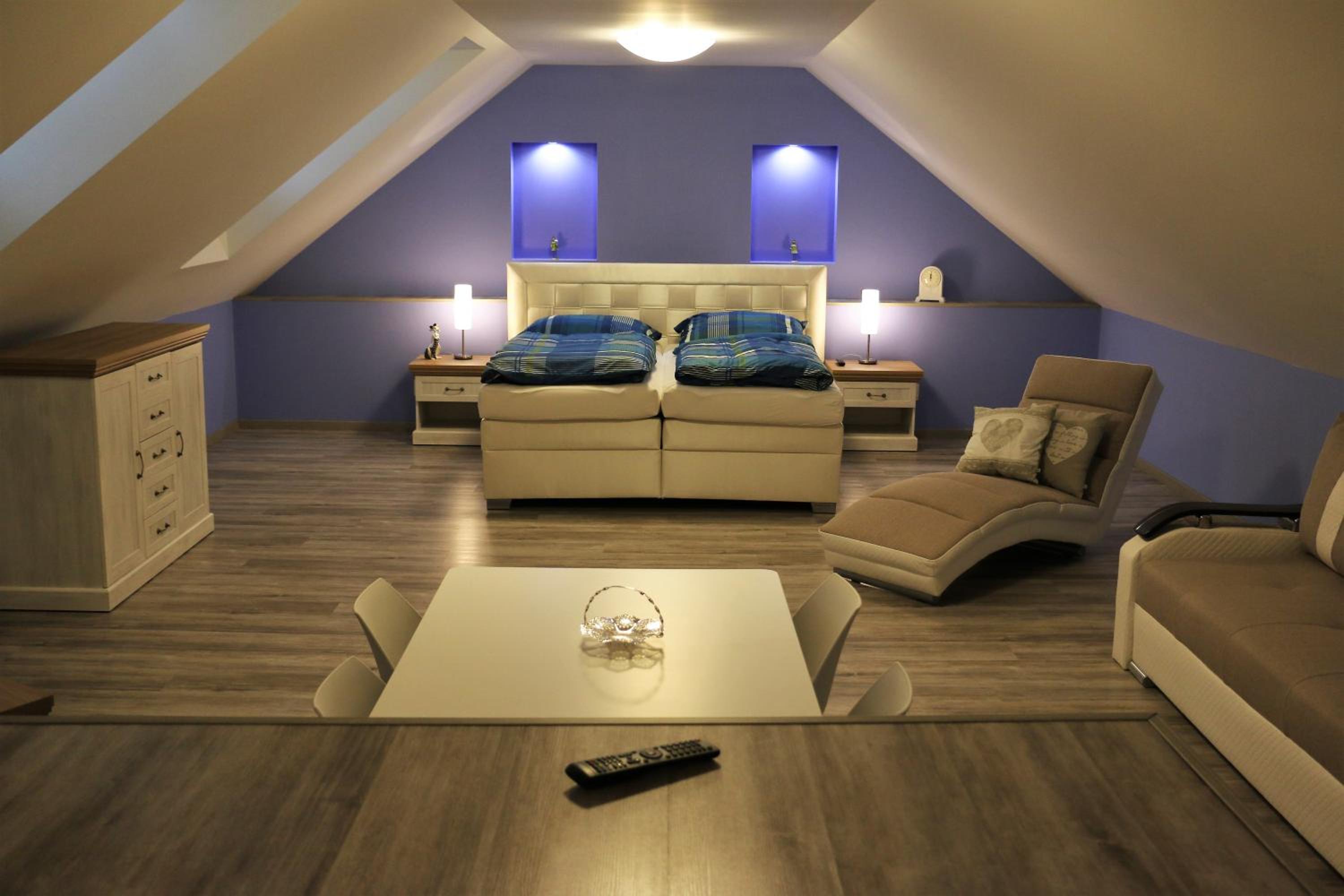 One-Bedroom Apartment - Photo 1