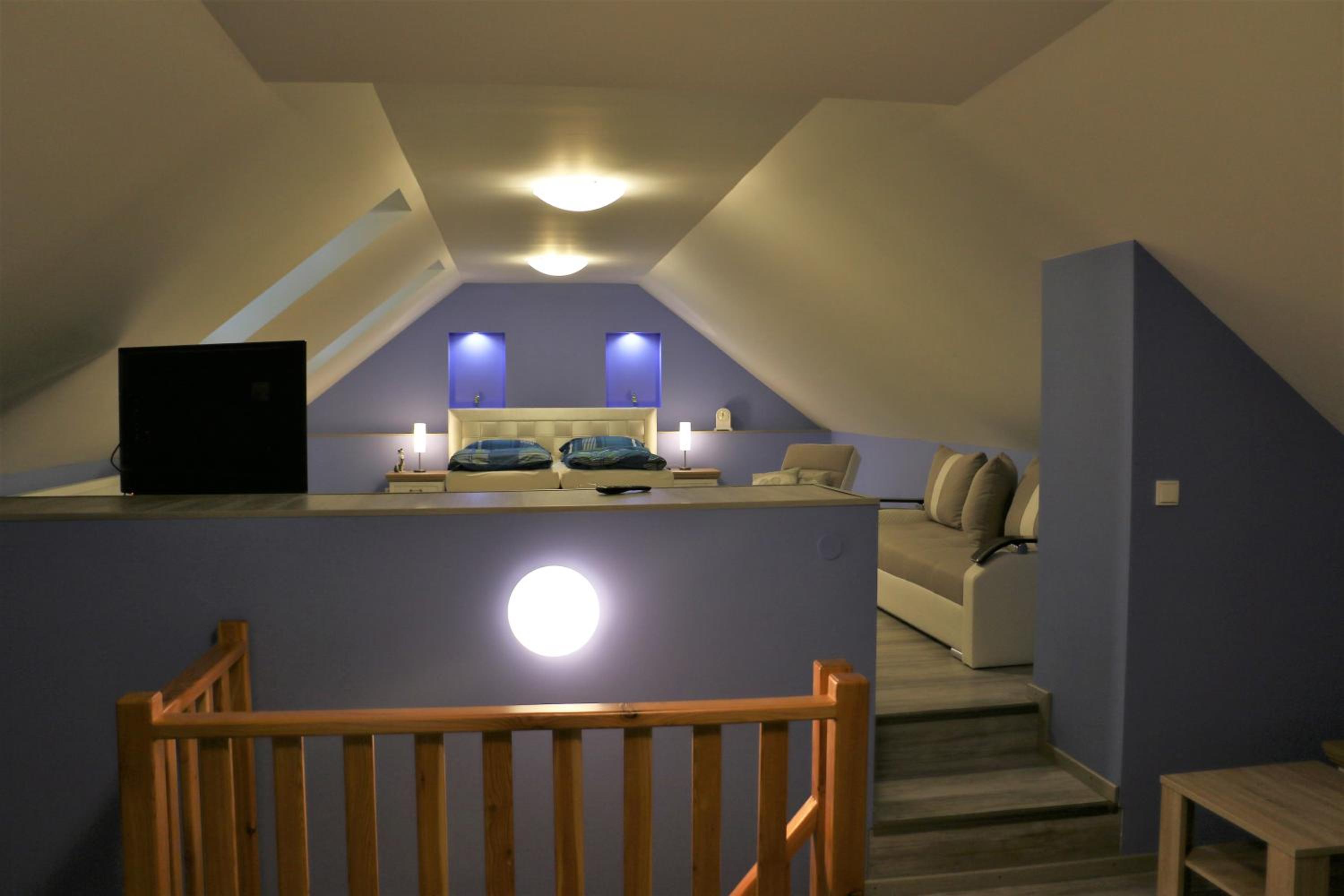 One-Bedroom Apartment - Photo 2