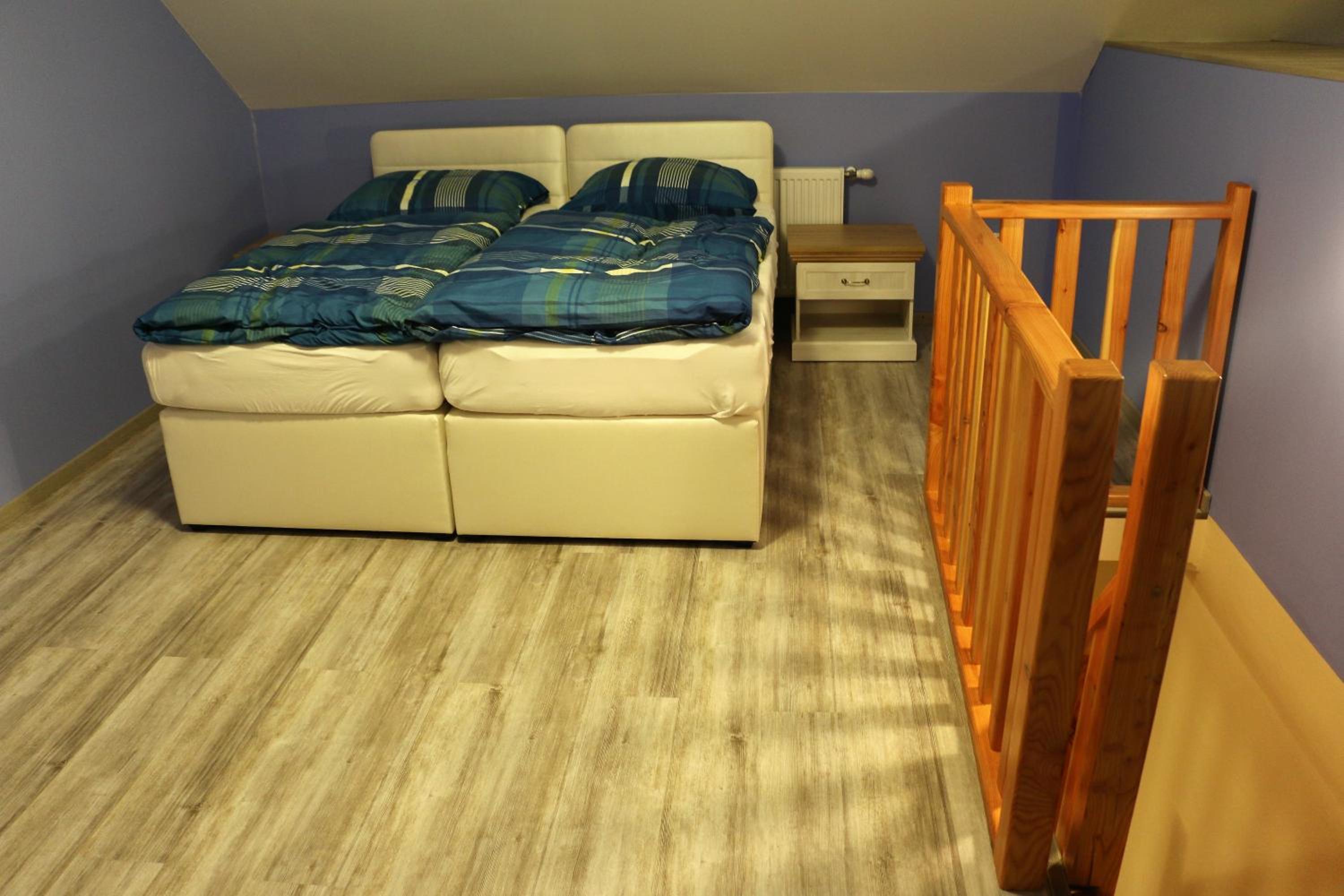 One-Bedroom Apartment - Photo 3