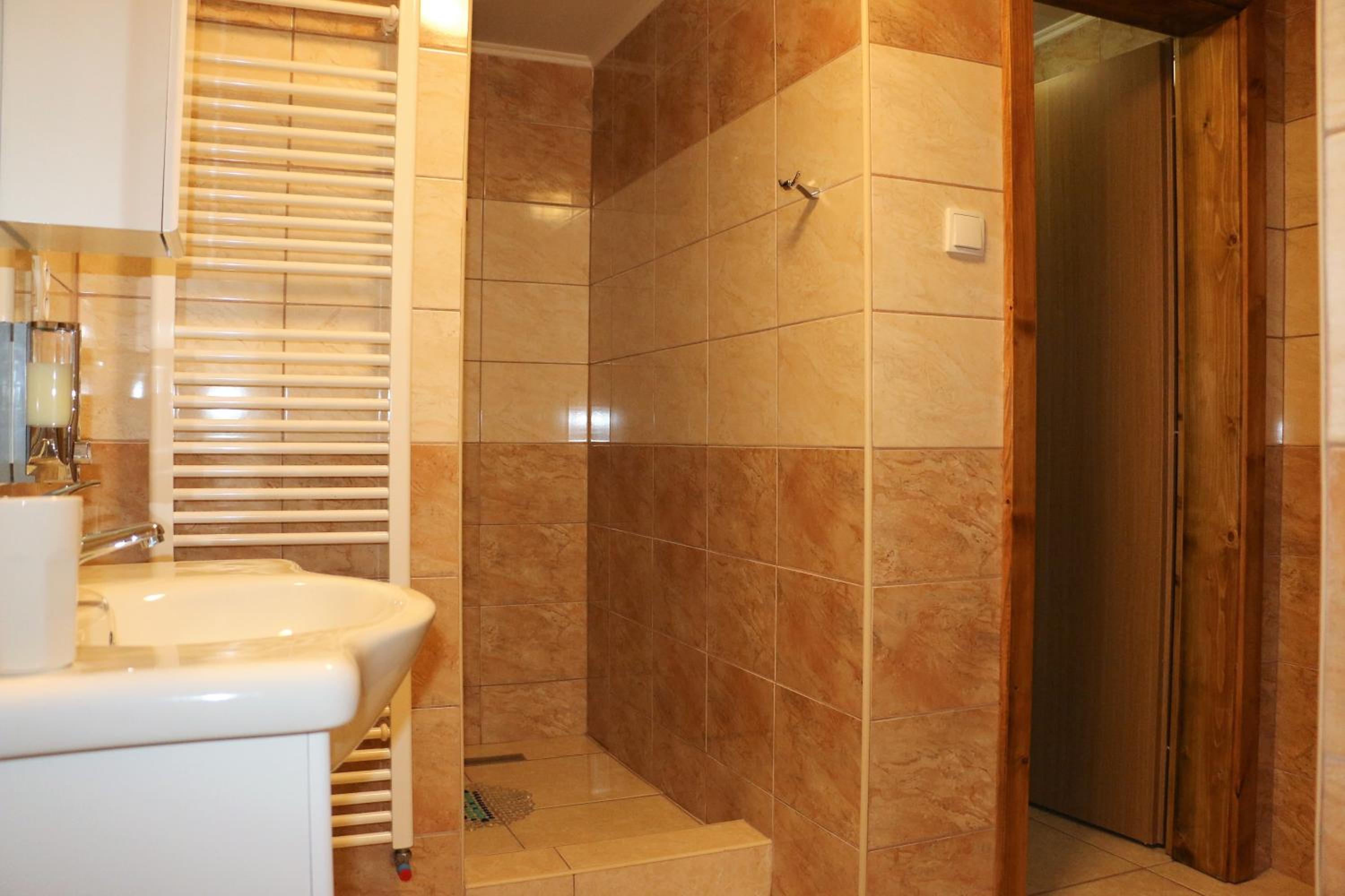 One-Bedroom Apartment - Photo 11