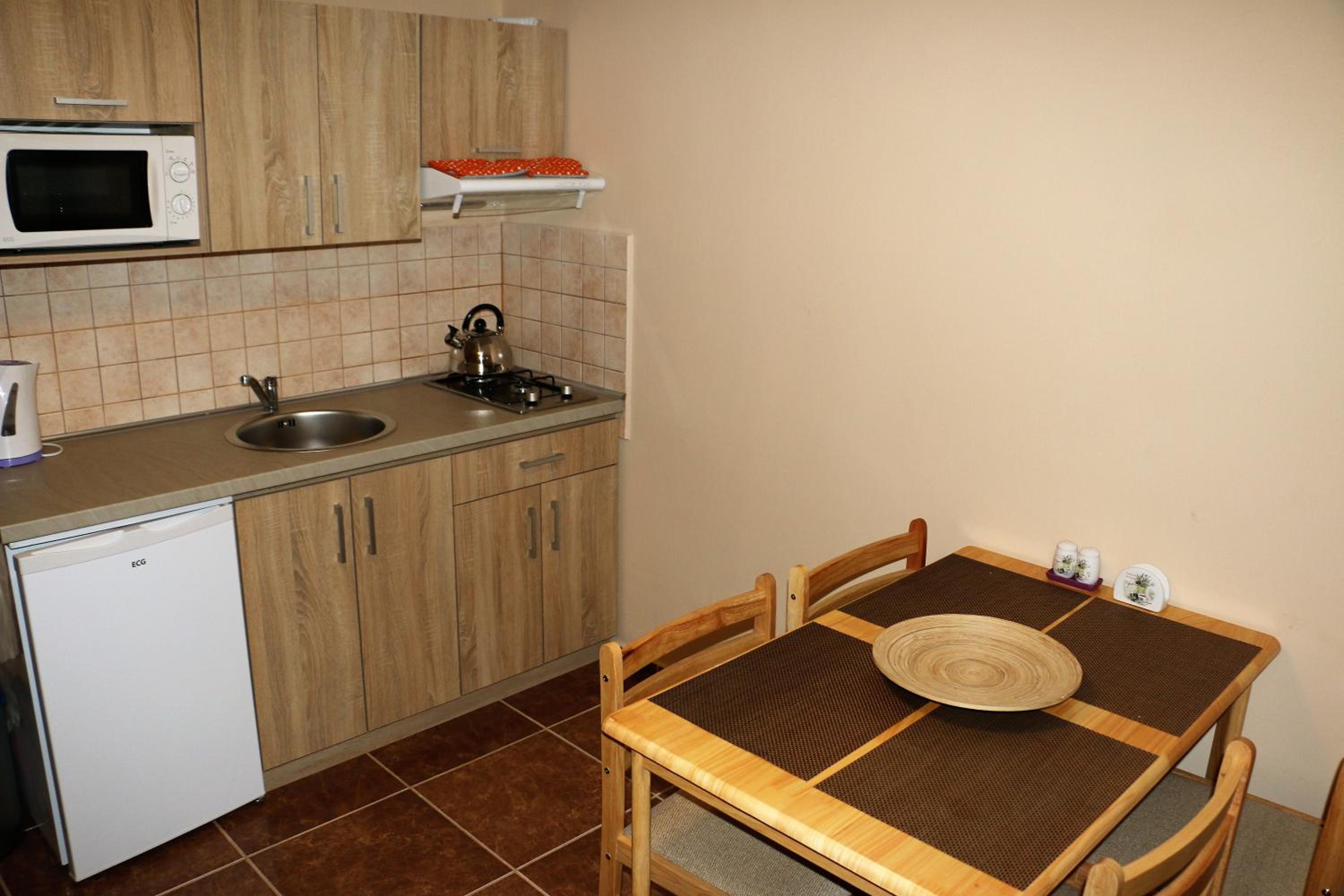 One-Bedroom Apartment - Photo 8