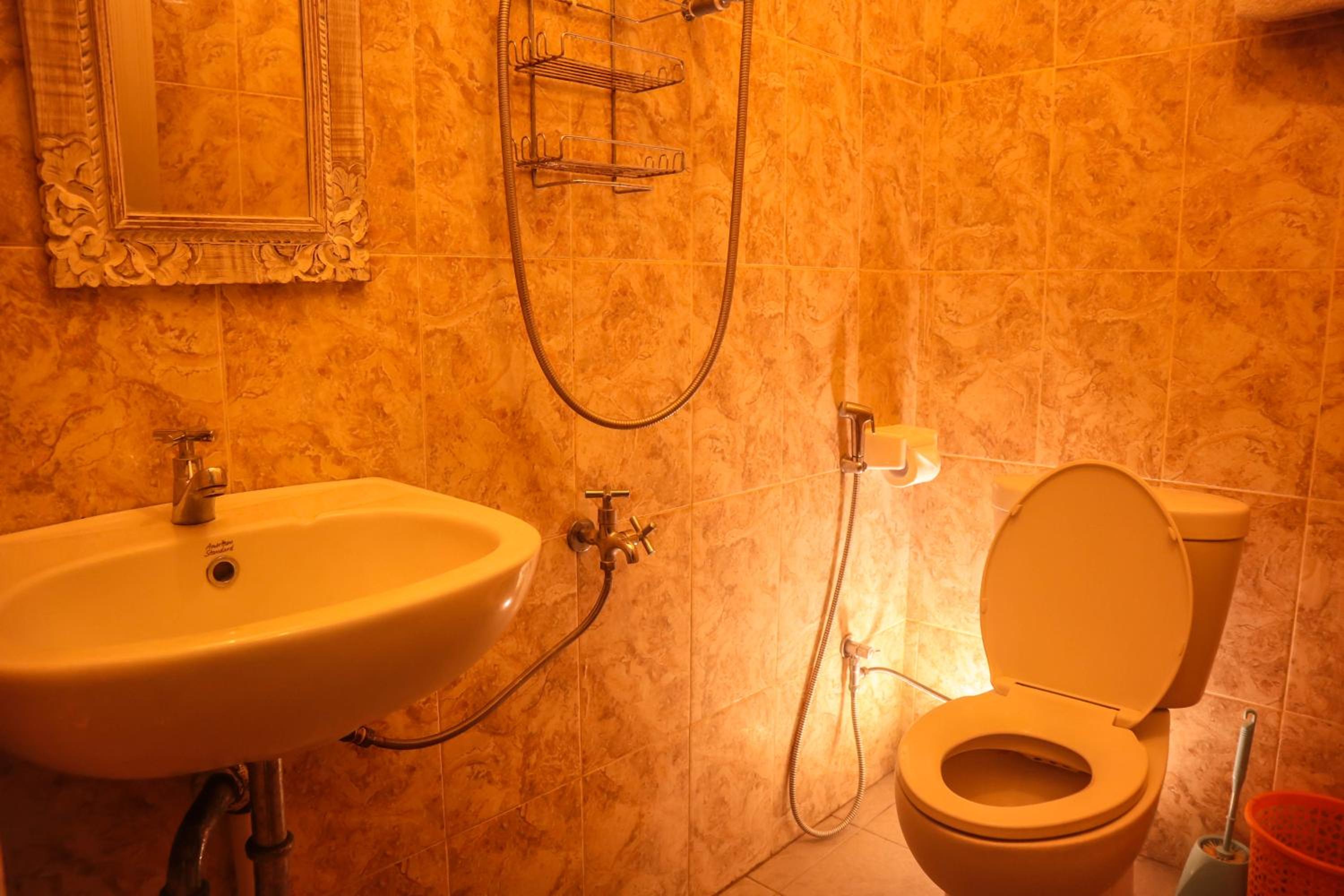 Standard King Room - Photo 4