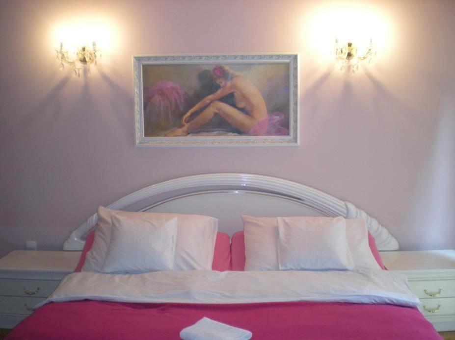 Double or Twin Room - Photo 3