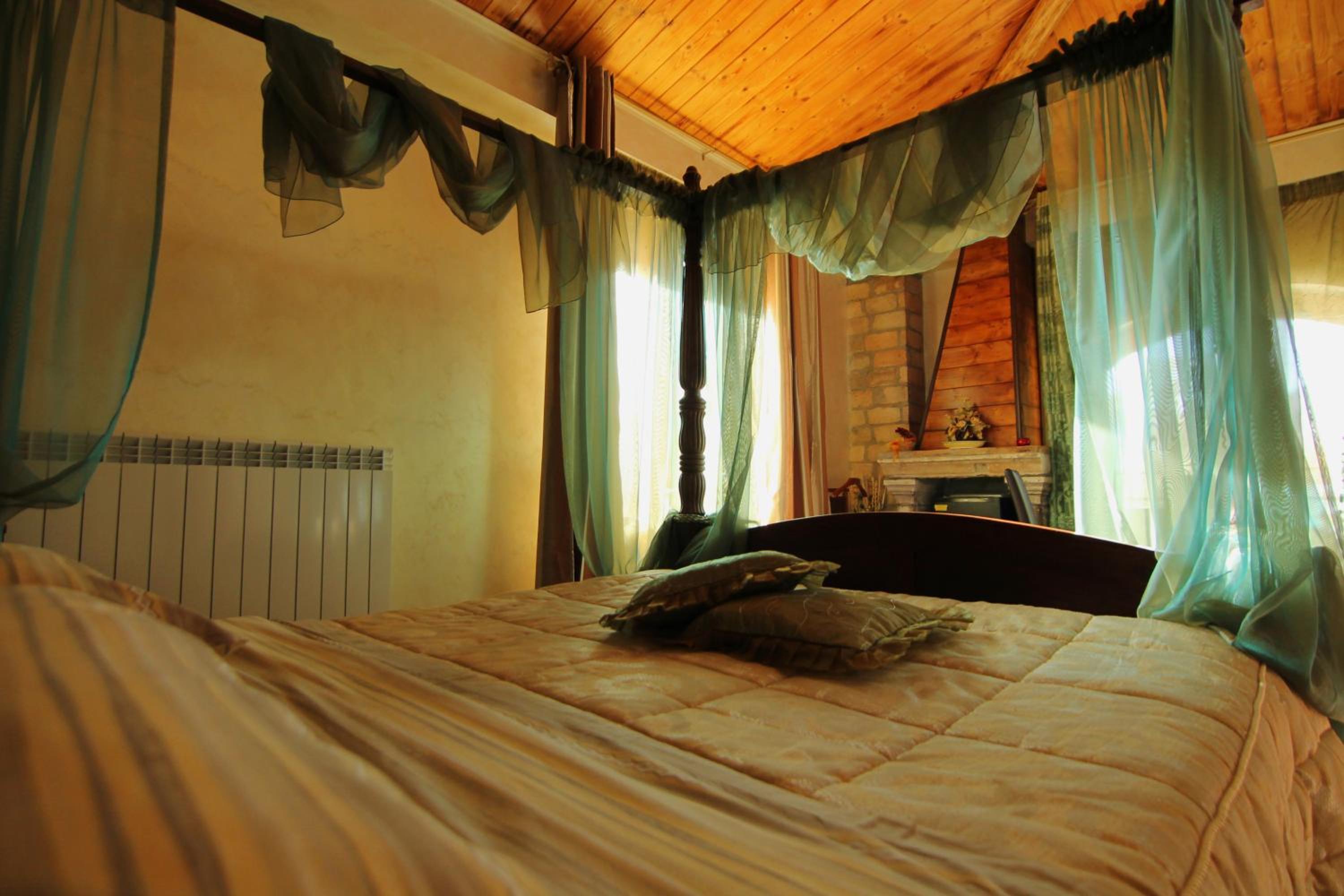 Suite with Spa Bath - Photo 5