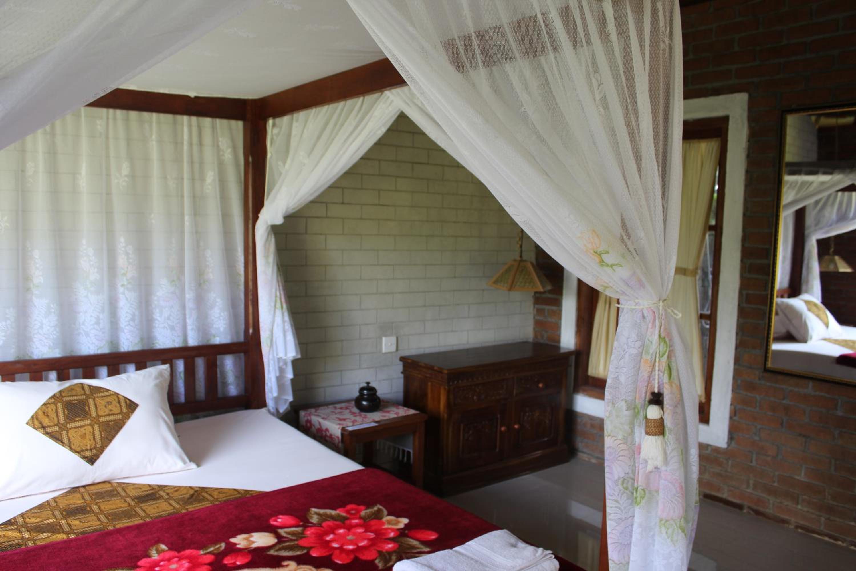 Deluxe Double Room with Balcony - Photo 13