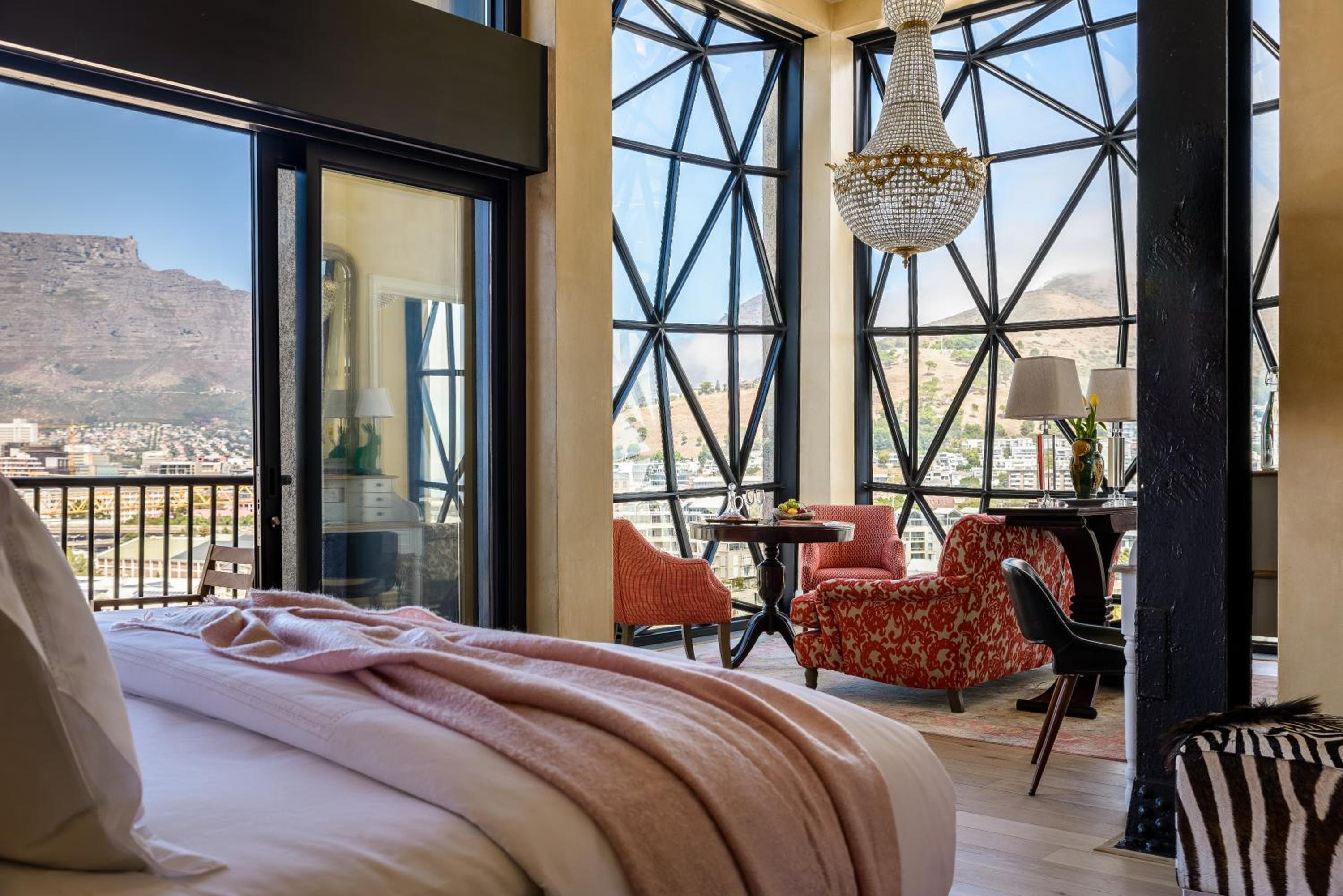Deluxe Superior Suite photo 2
