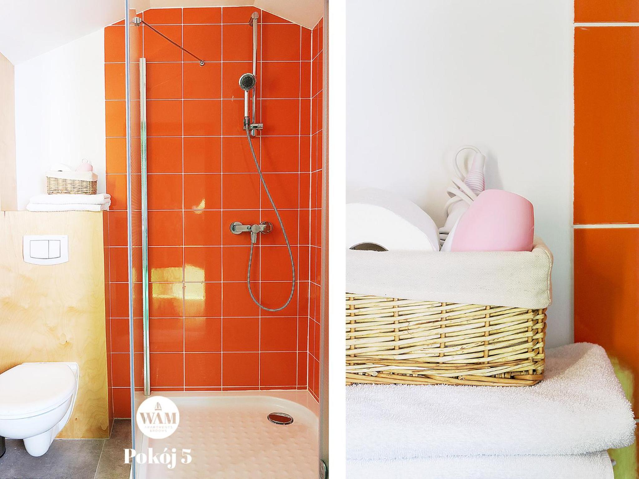 Double Room with Private Bathroom - Photo 12