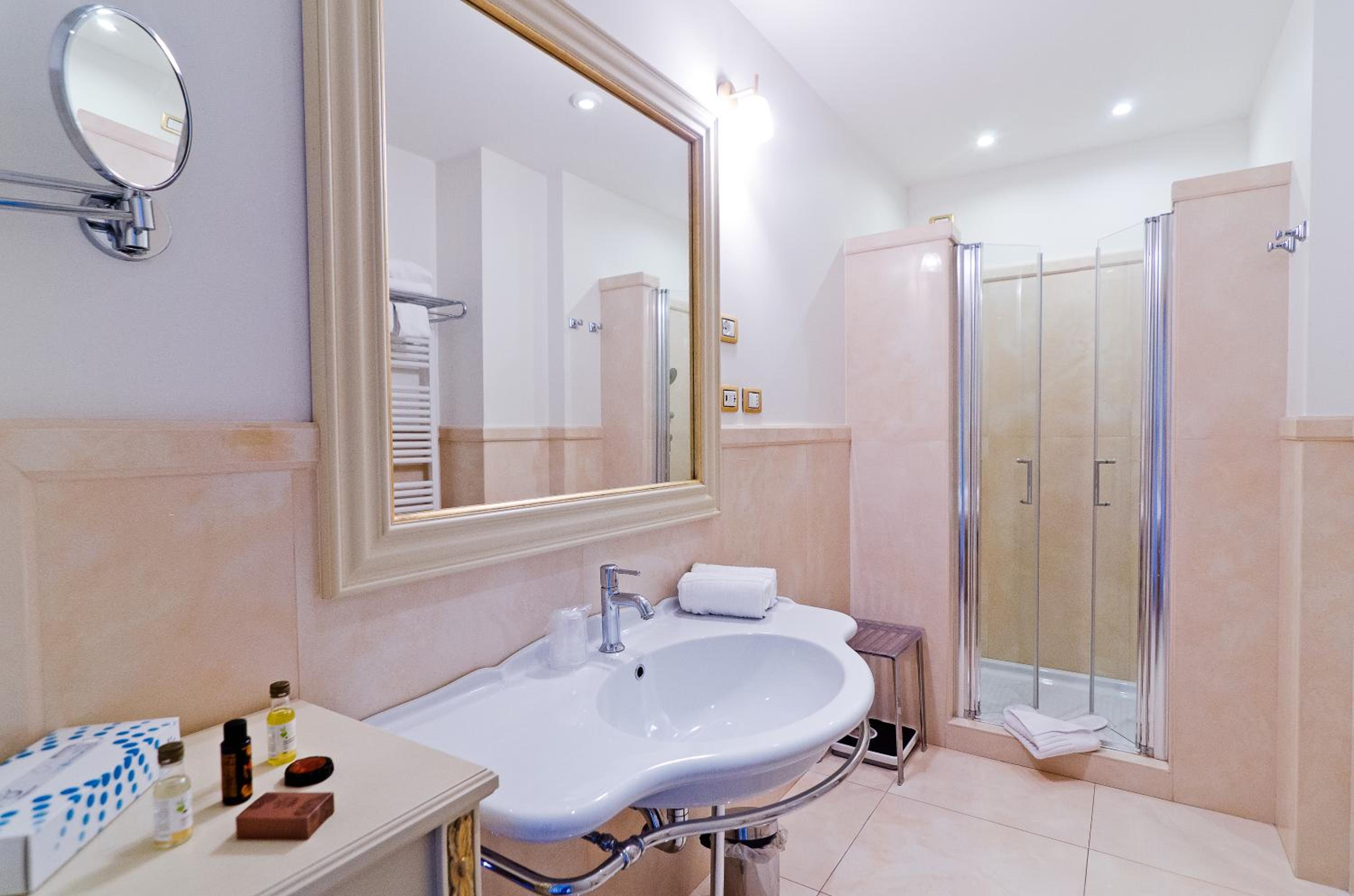Junior Suite - Photo 6