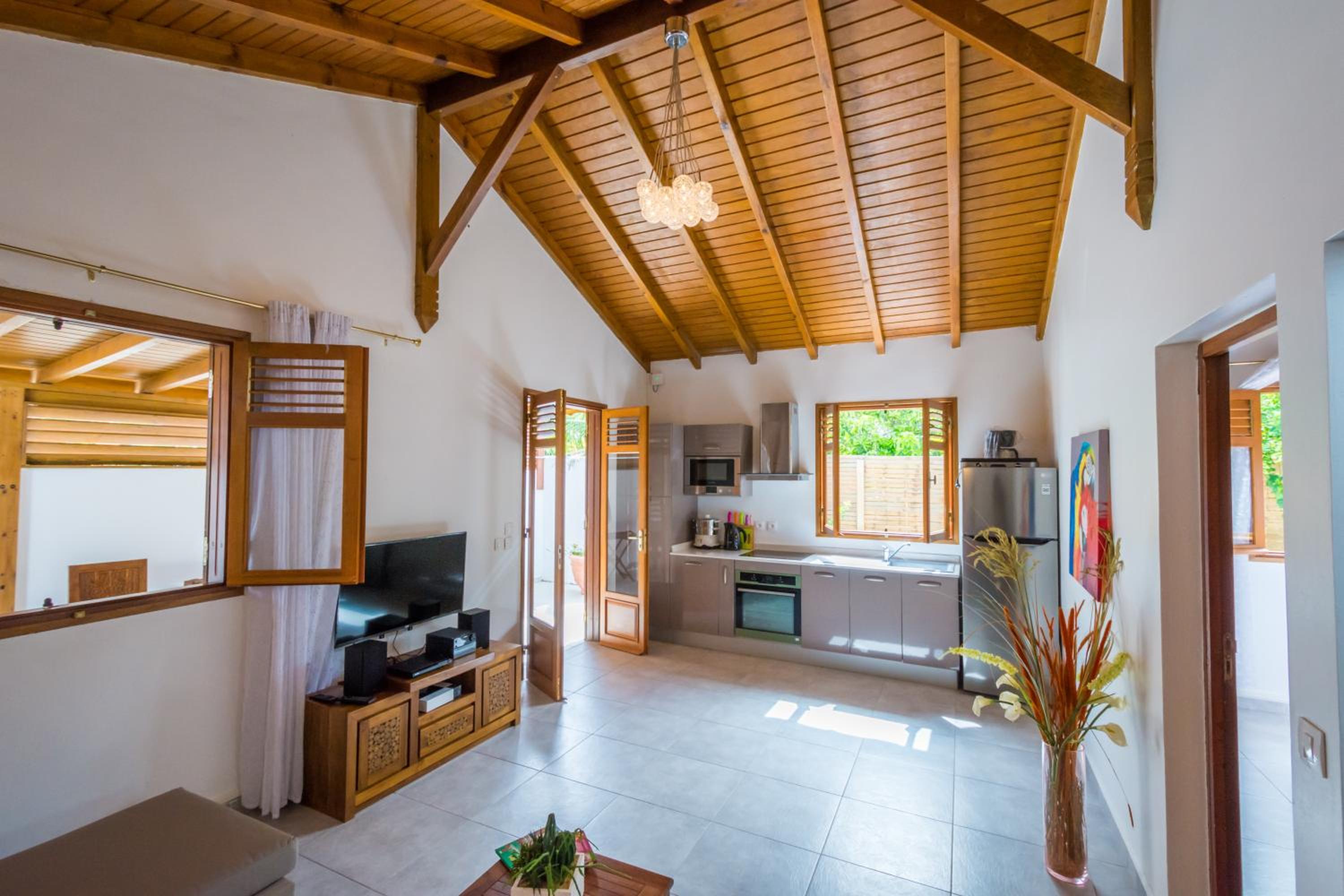 One-Bedroom House photo 2