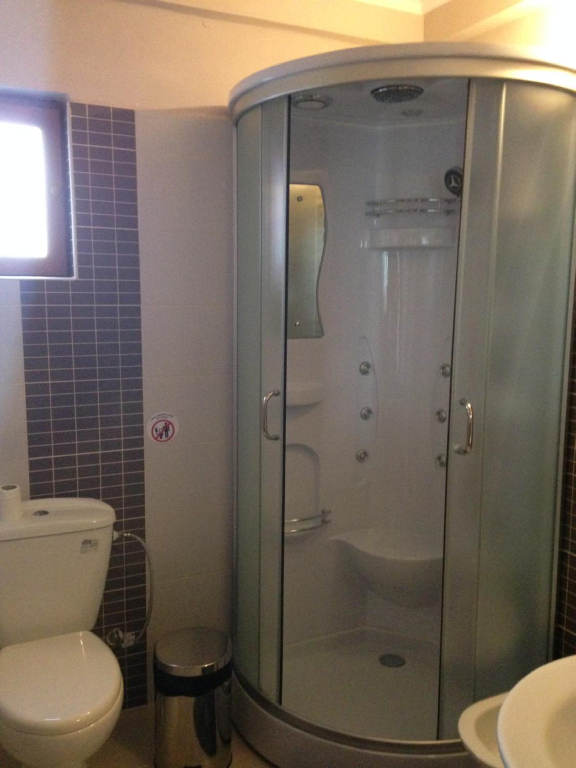Quintuple Room (5 Adults) photo 2