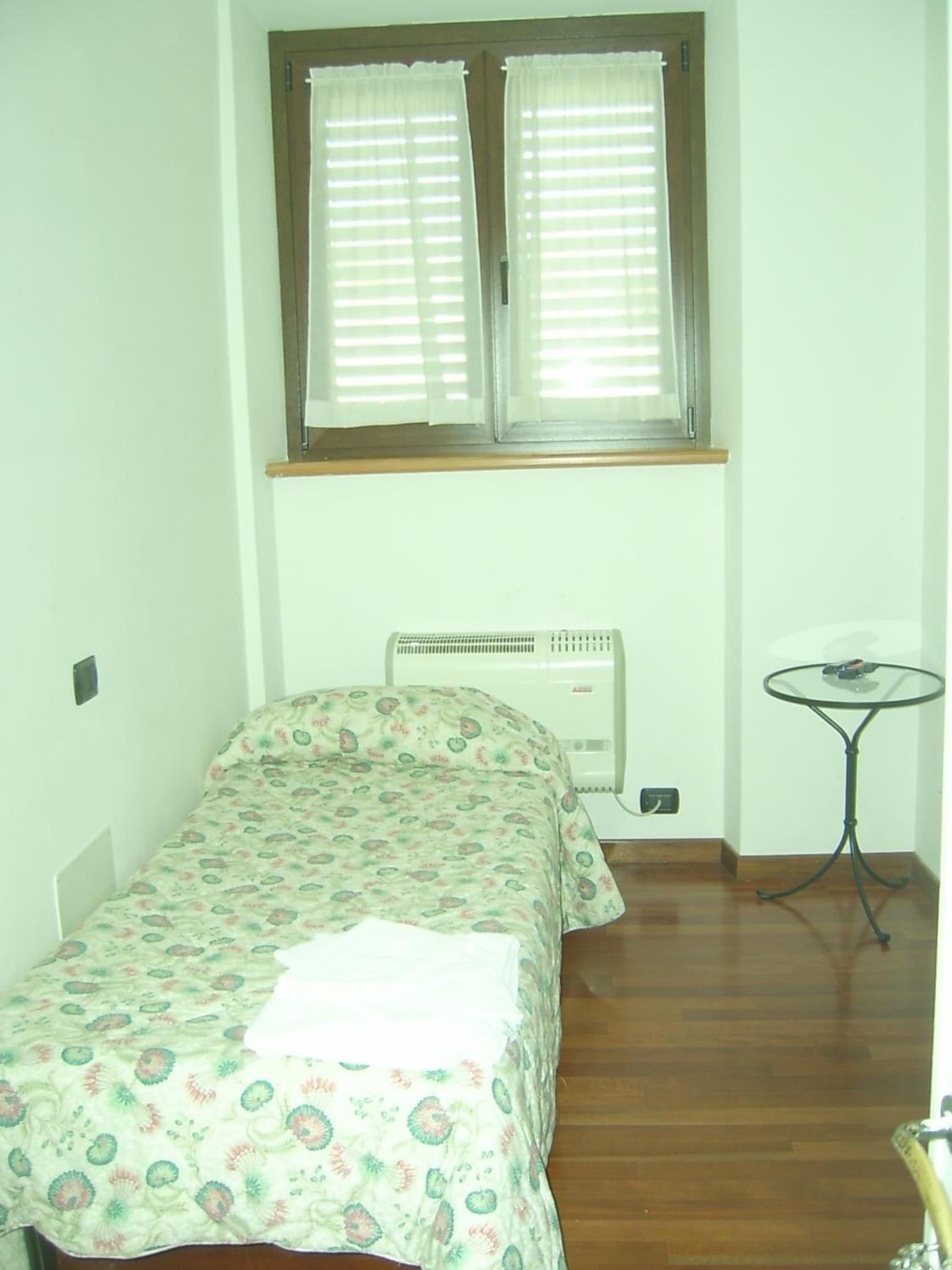 Quadruple Room with Private Bathroom - Photo 1