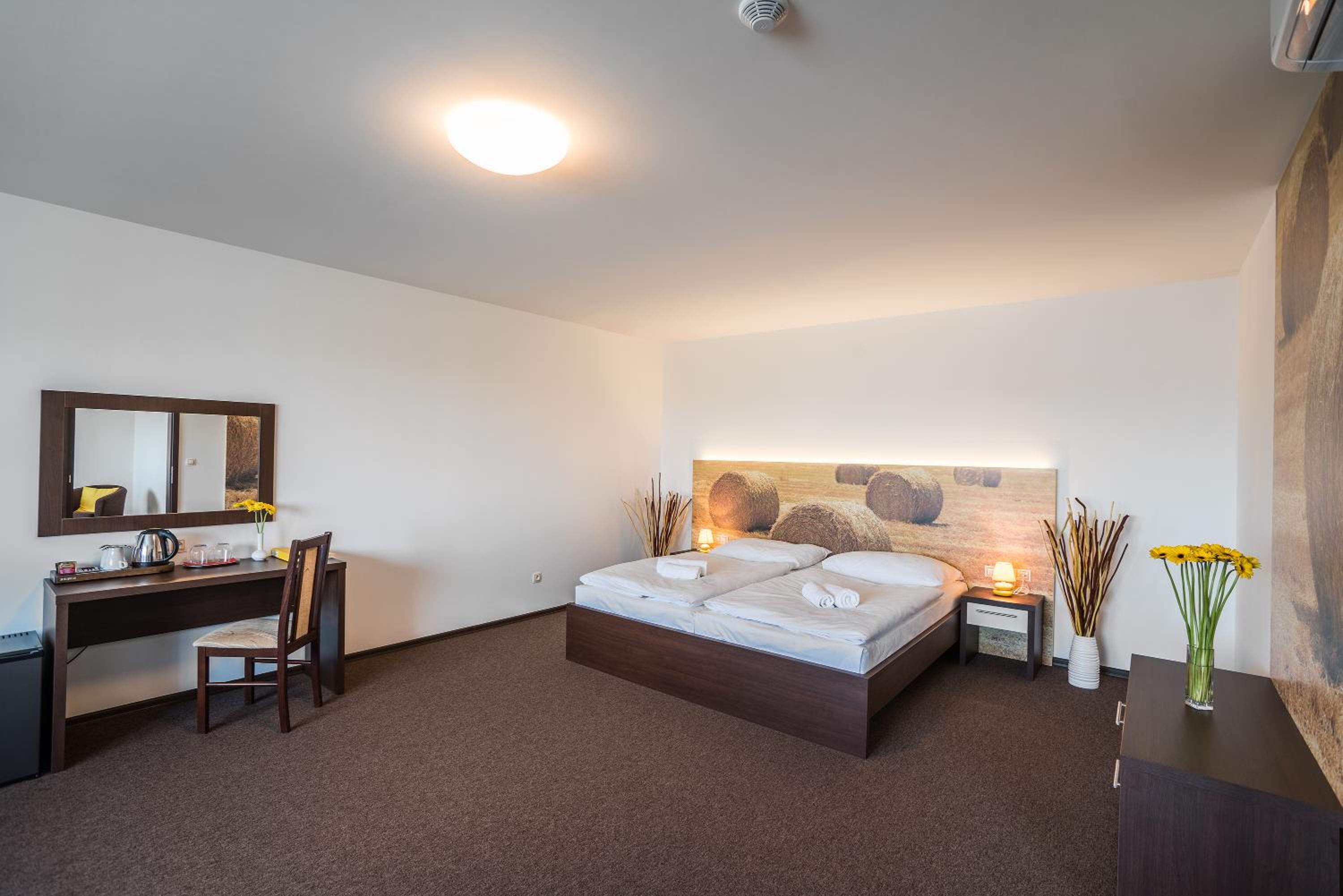 Apartment - Photo 2