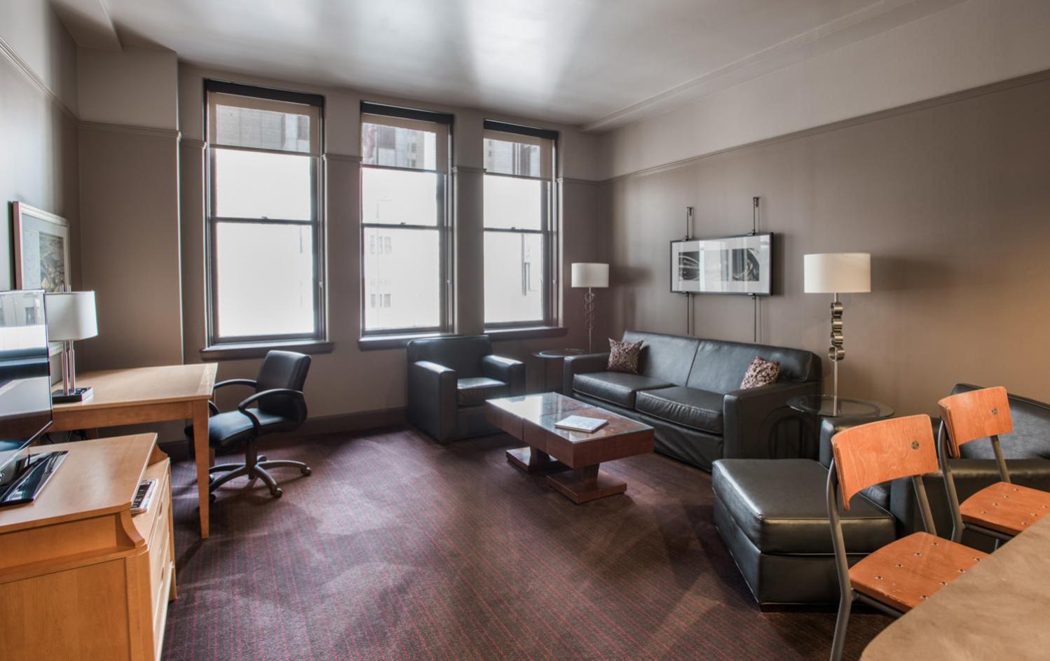 Queen Suite - Photo 4