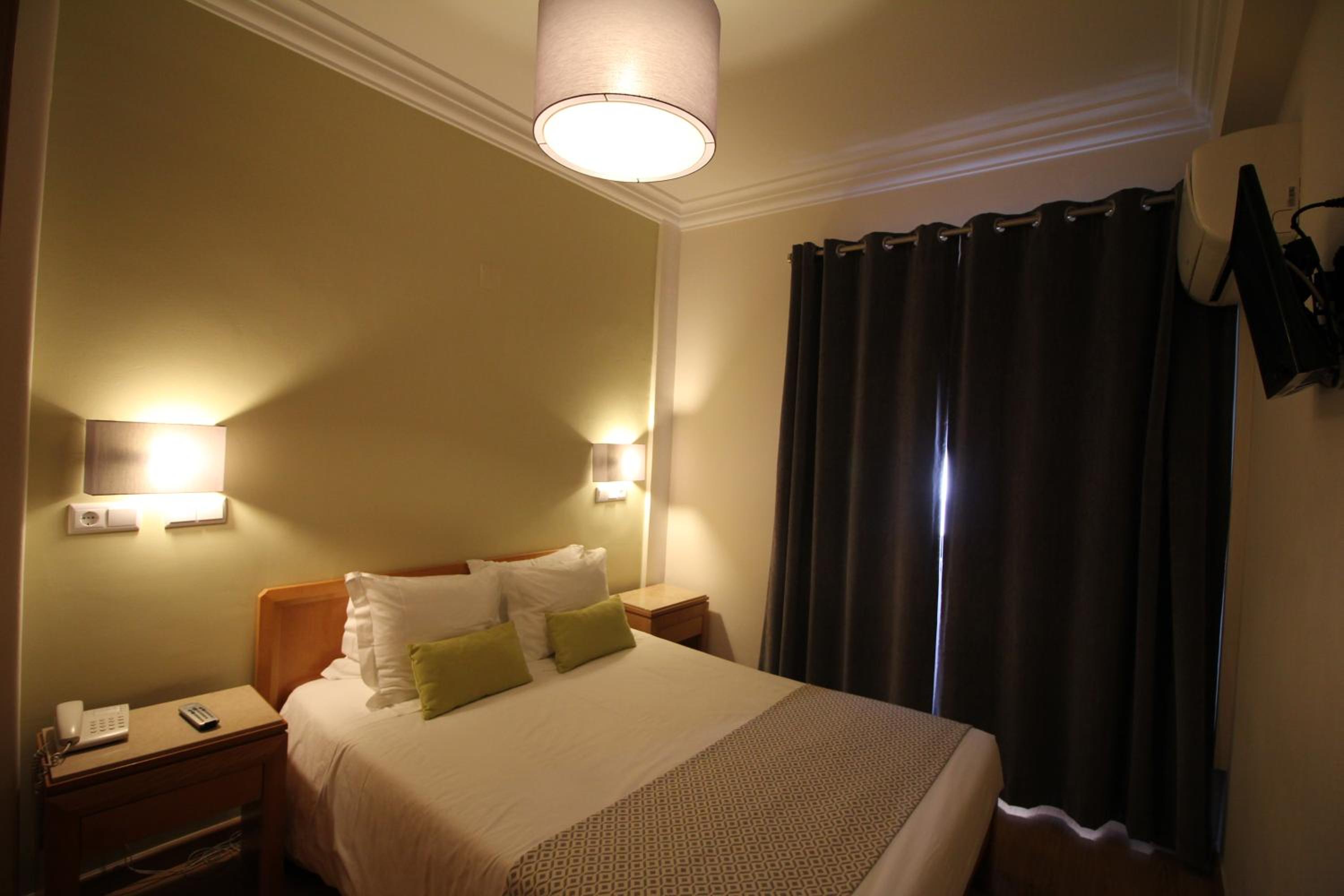 Double Room with Double bed - Photo 9