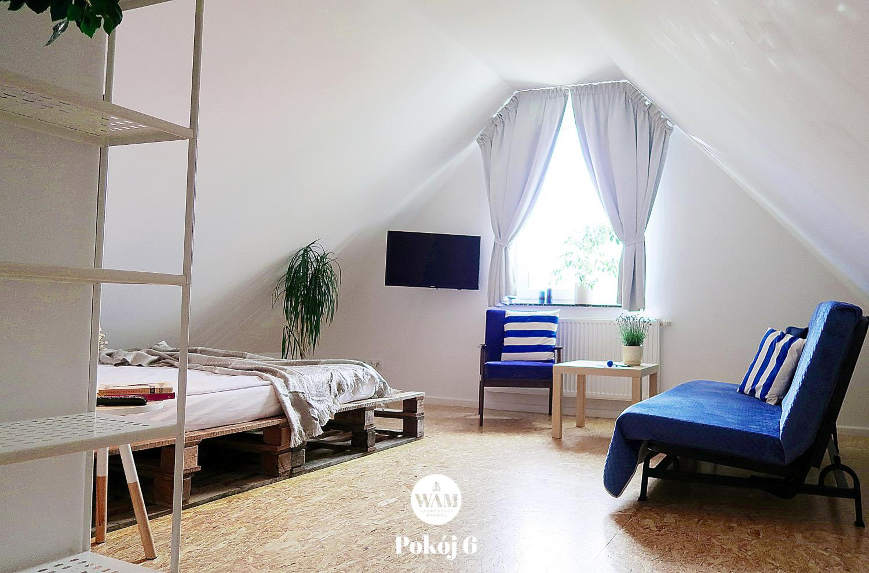 Double Room with Bathroom - Photo 7