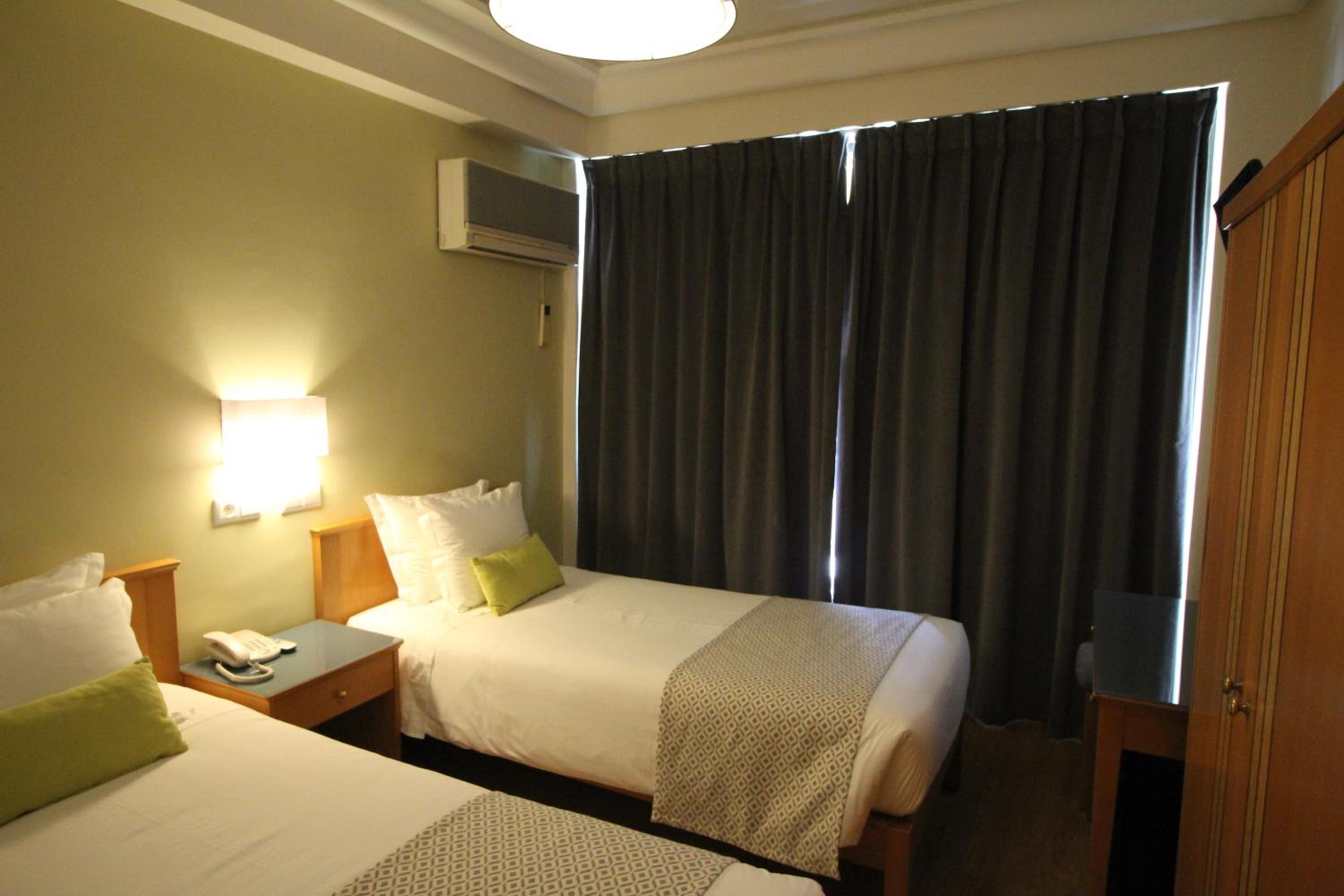 Twin Room - Photo 2