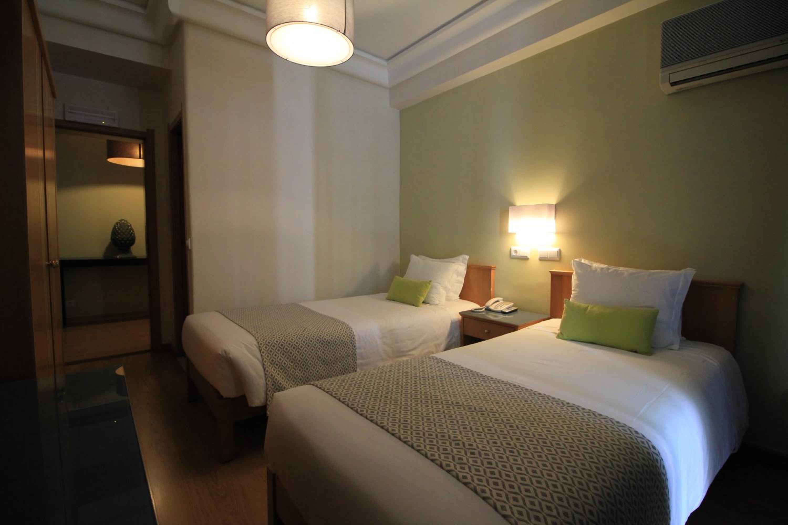 Twin Room - Photo 3