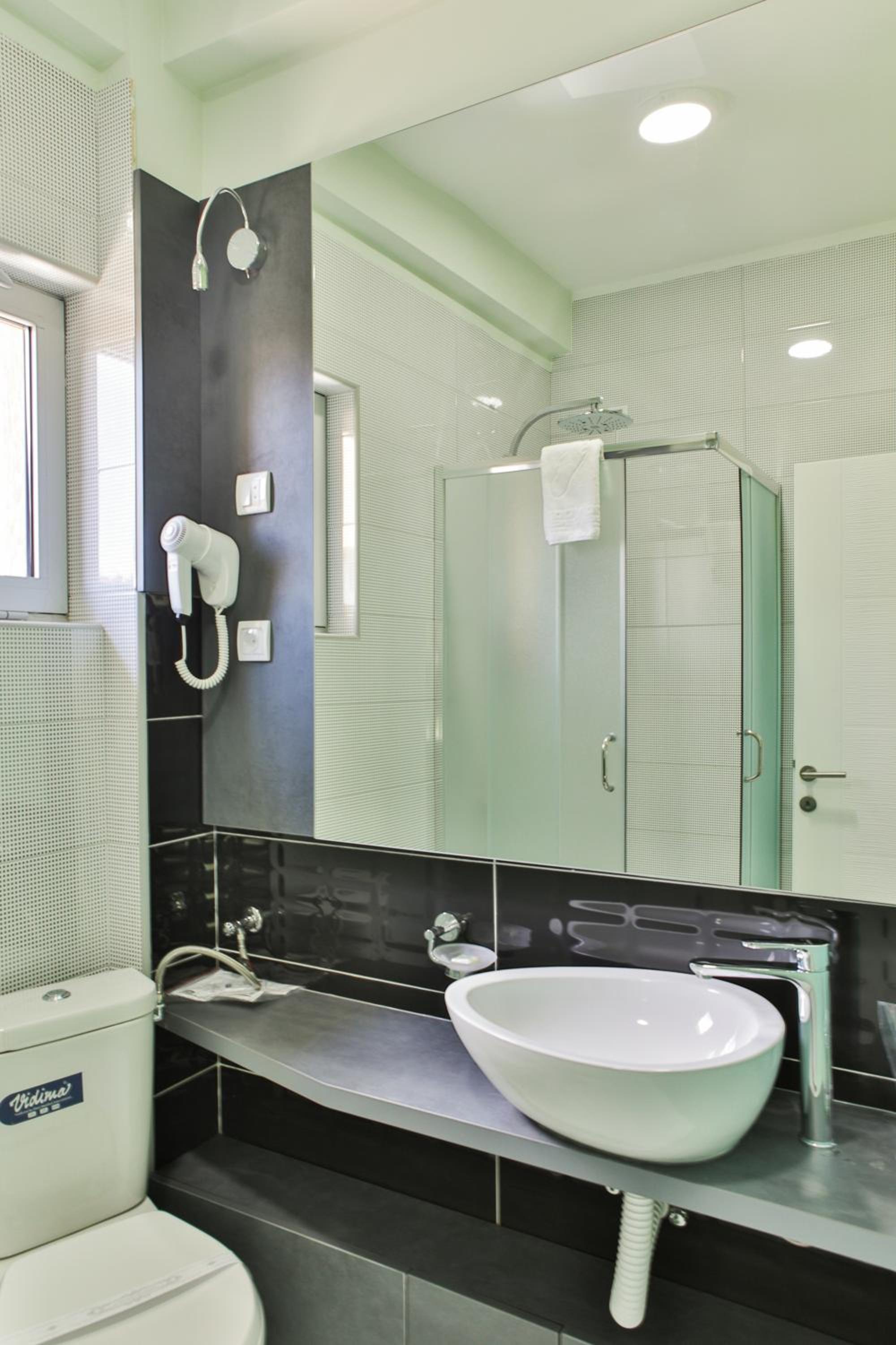 Deluxe Double Room with Extra Bed photo 2