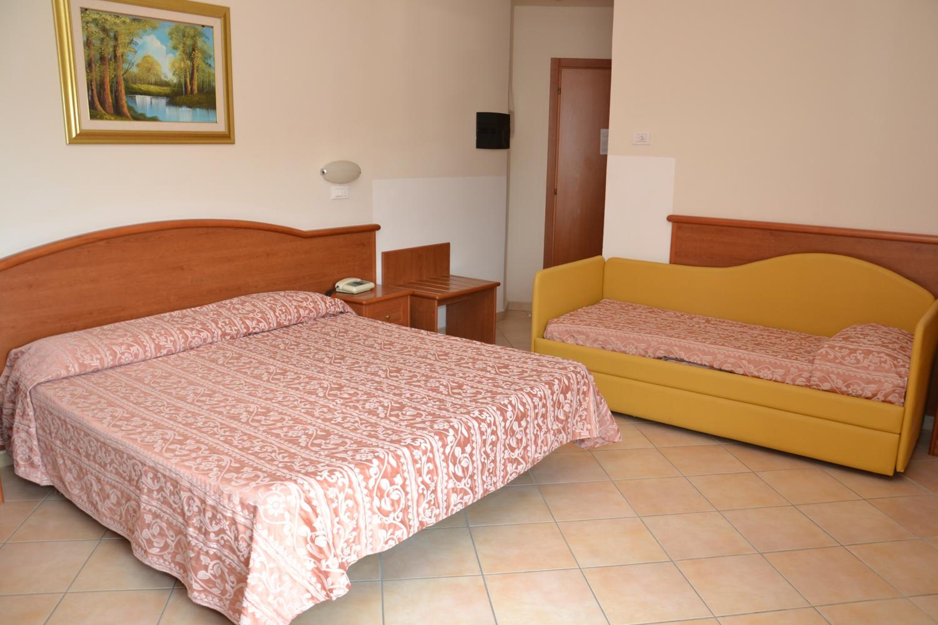Triple Room photo 1