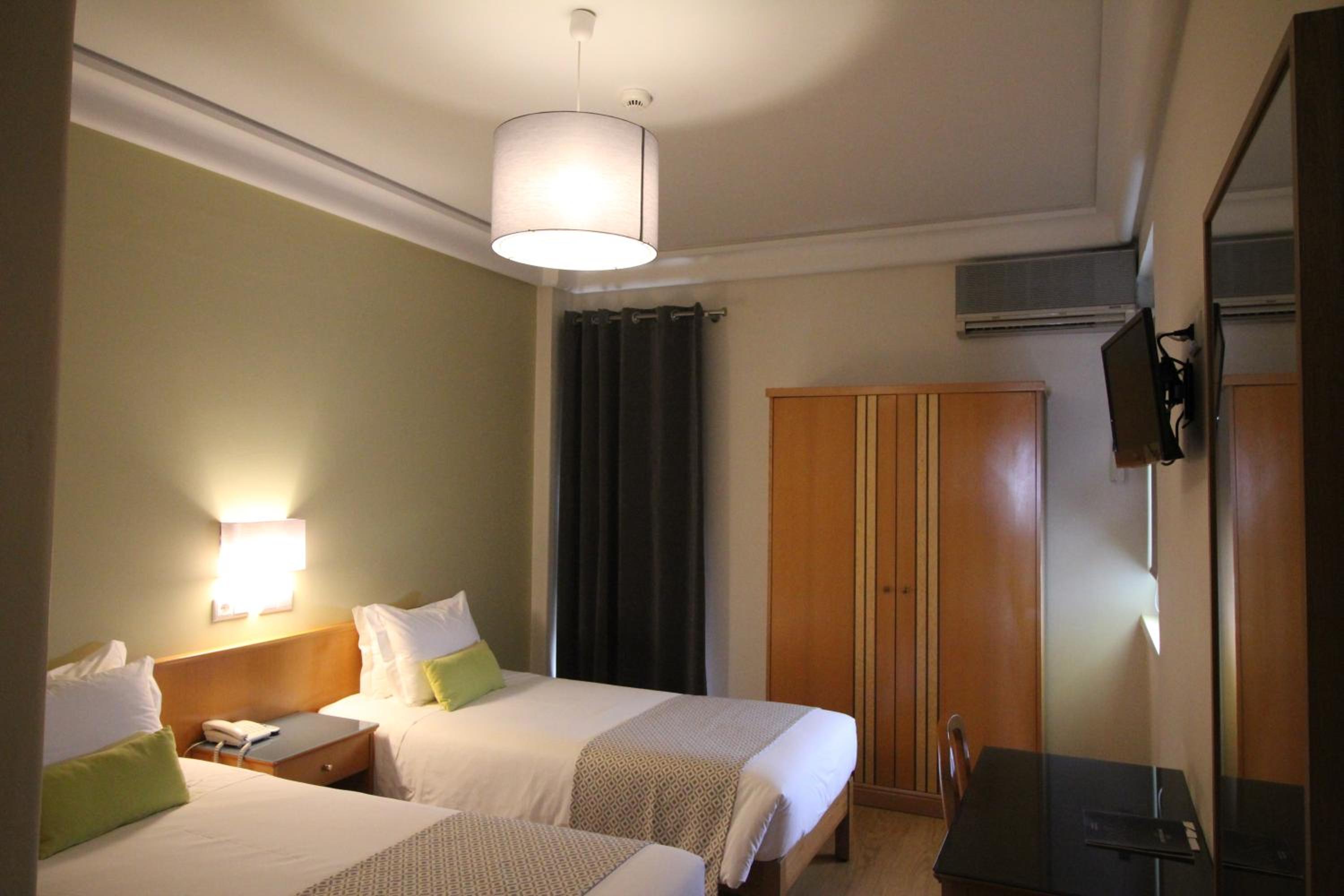 Twin Room - Photo 4