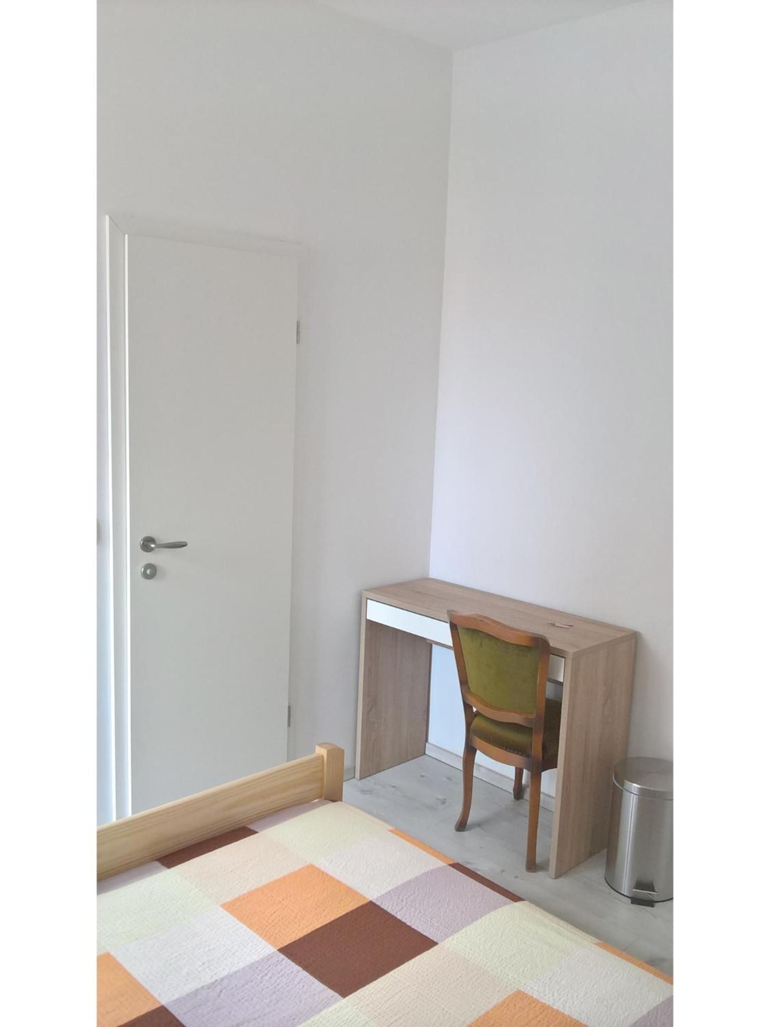Double Room with Private Bathroom - Photo 13
