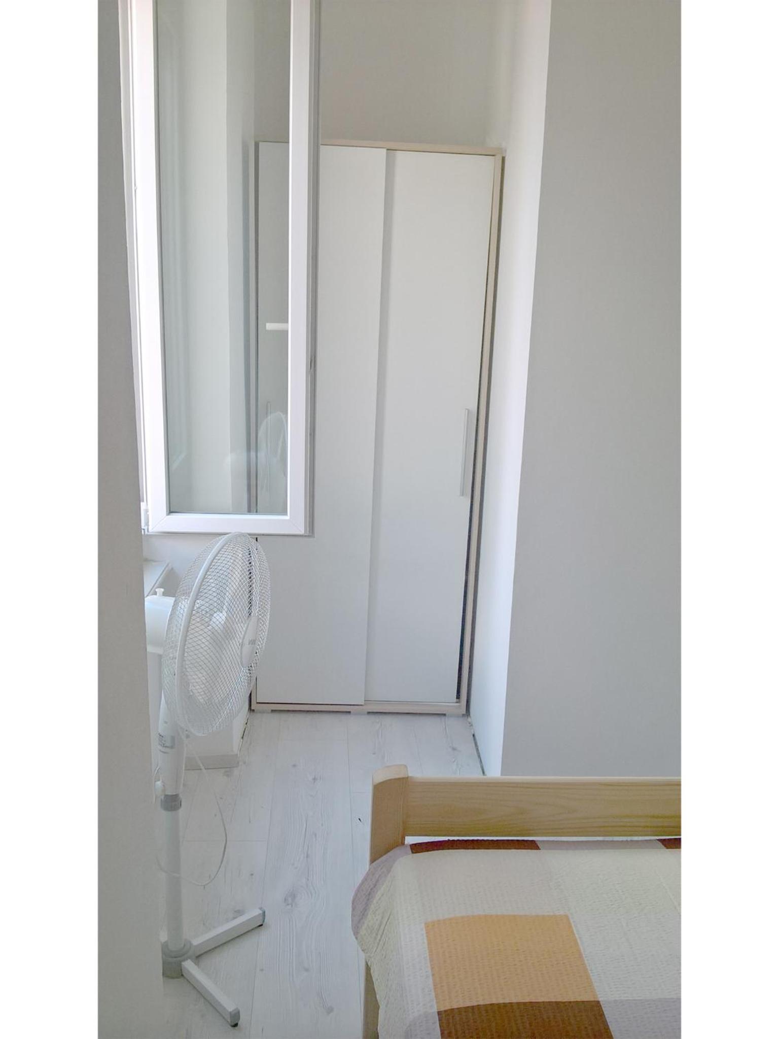Double Room with Private Bathroom - Photo 14