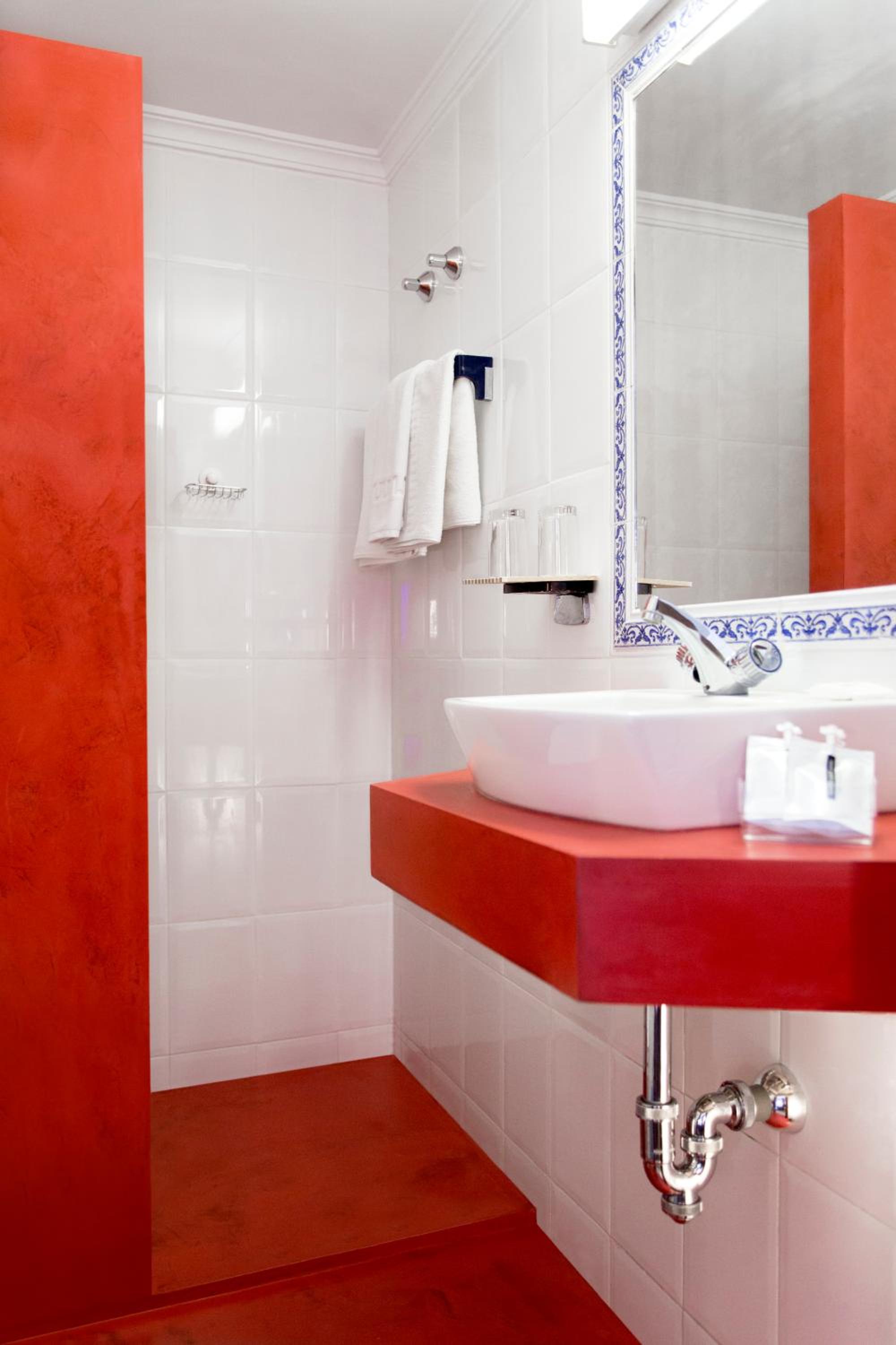 Double or Twin Room with Street View photo 2