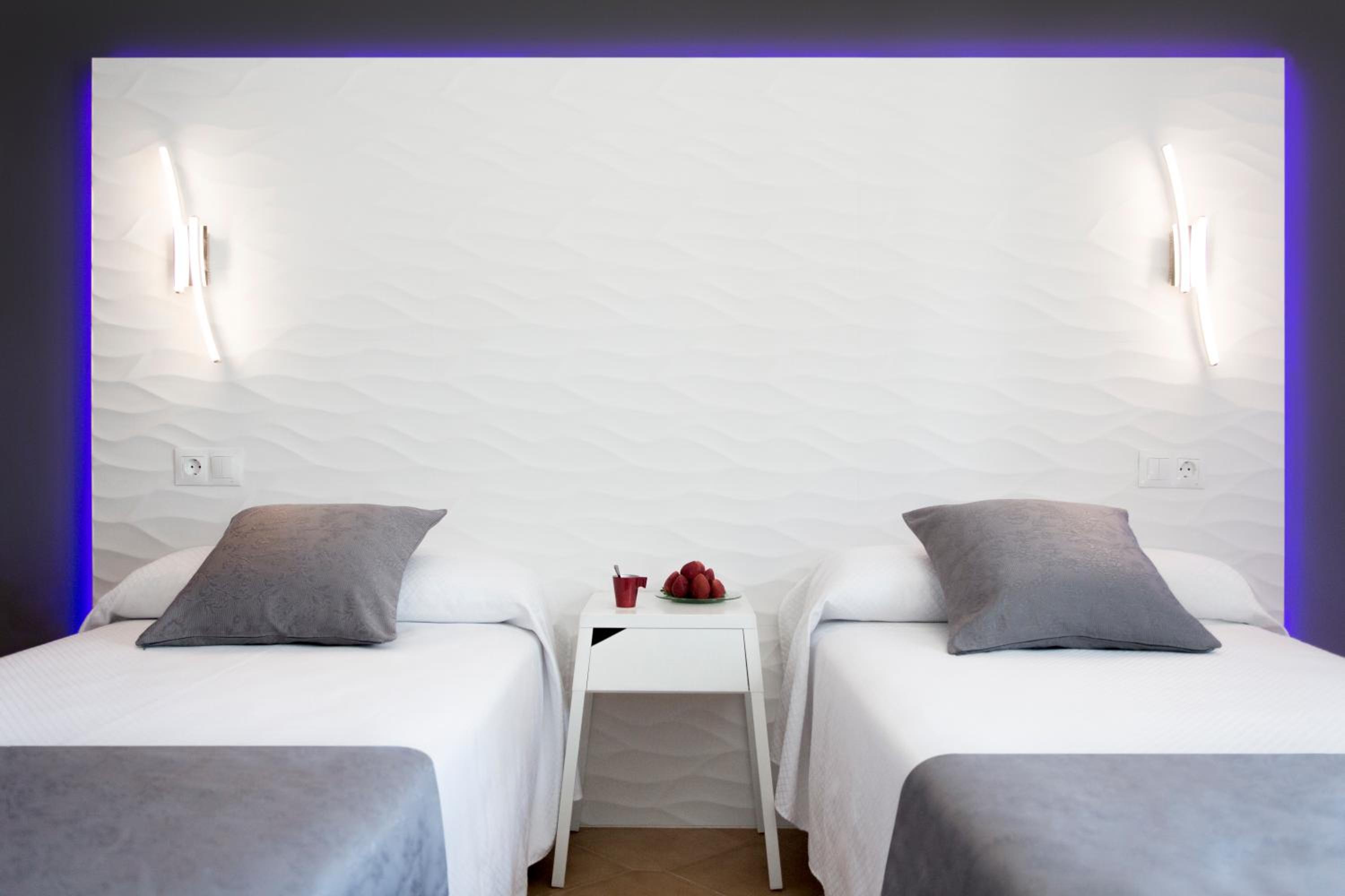 Double or Twin Room with Street View photo 3