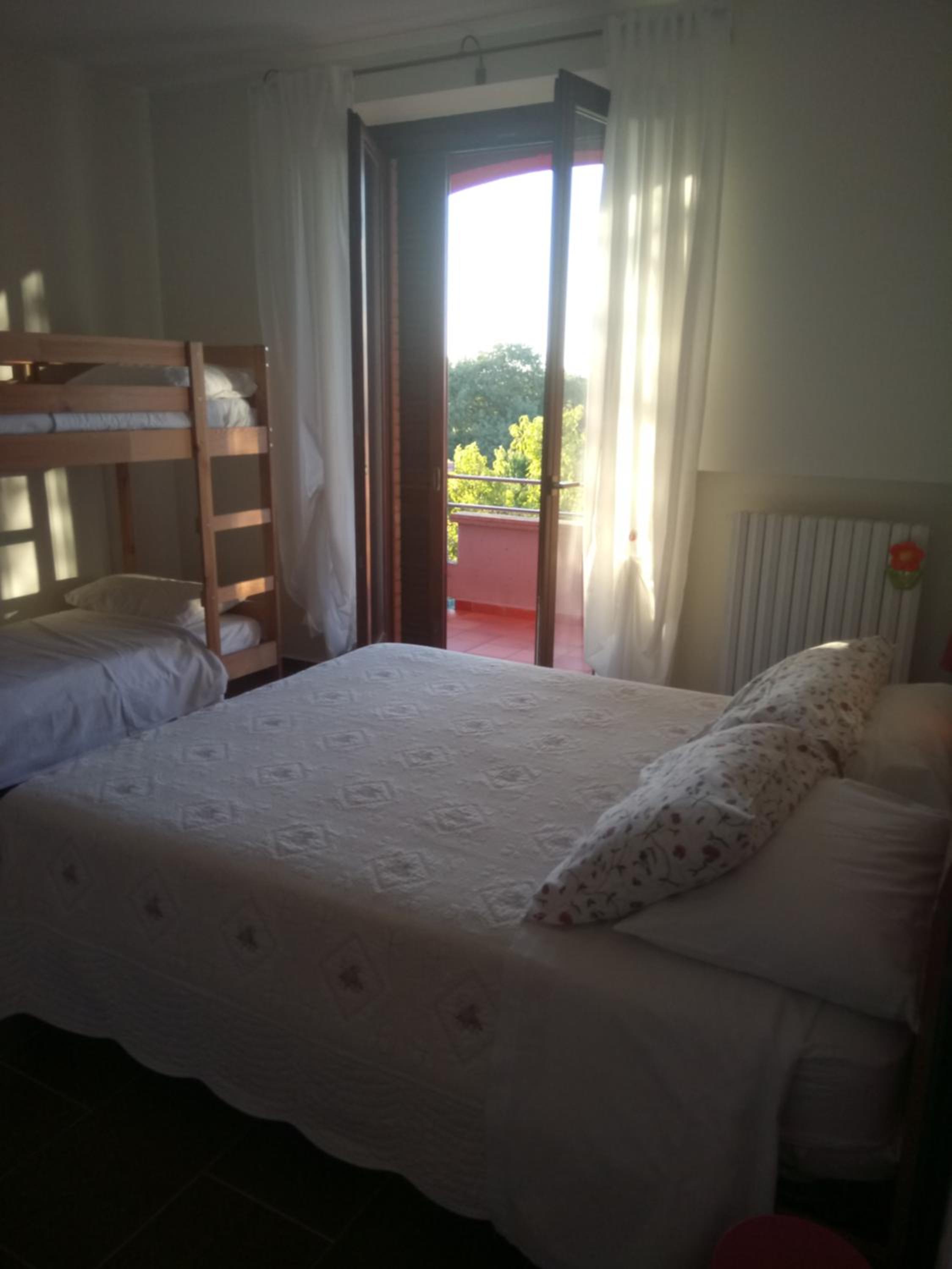 Quadruple Room with Private Bathroom photo 3