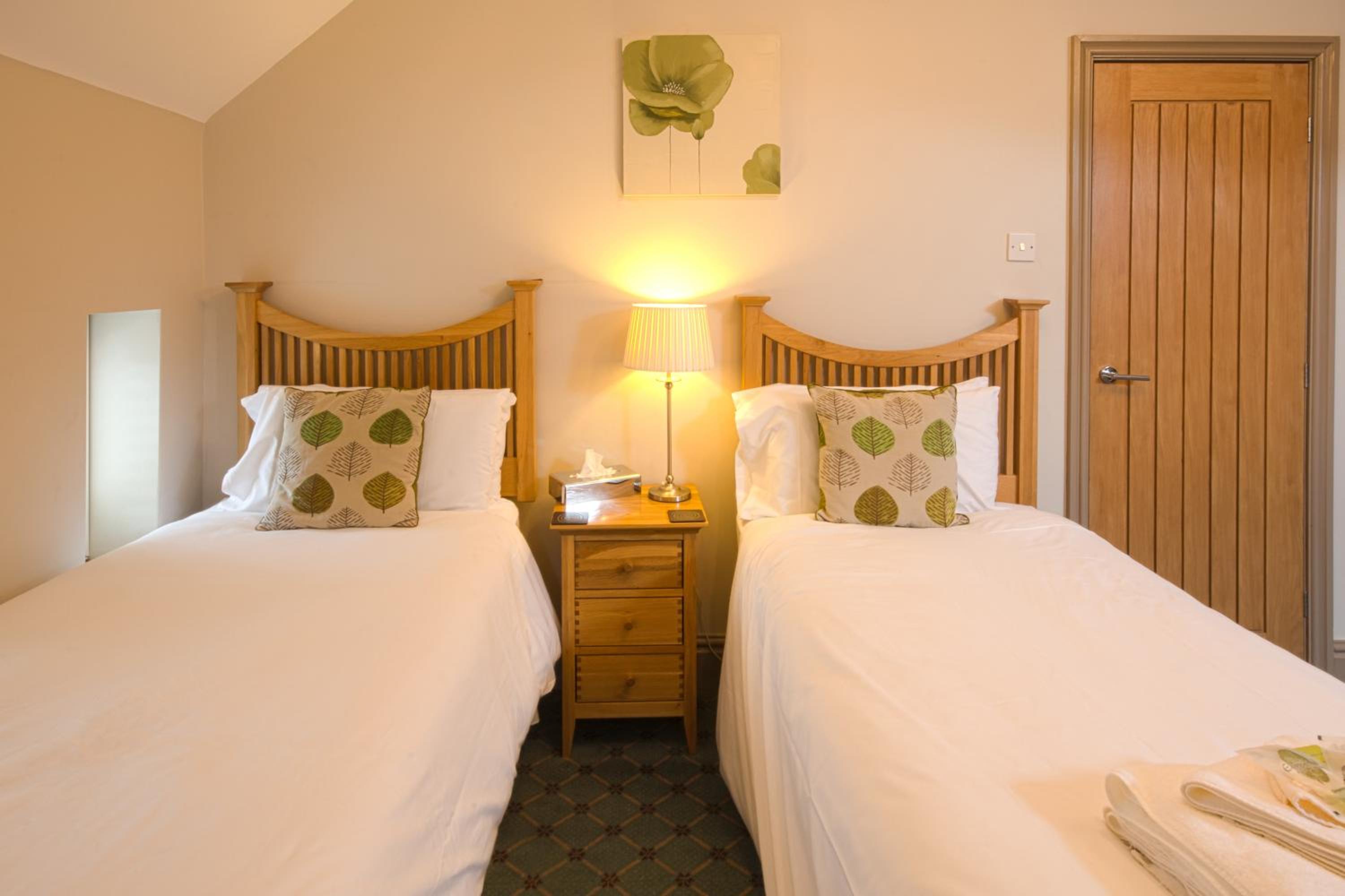 Twin Room with Private Bathroom
