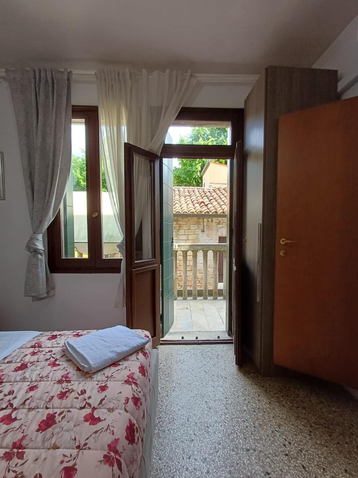 Camera Matrimoniale con balcone