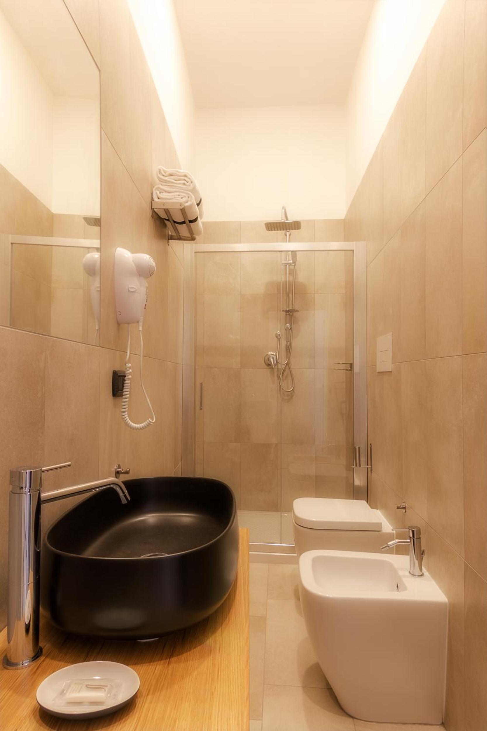 Standard Double or Twin Room - Photo 3