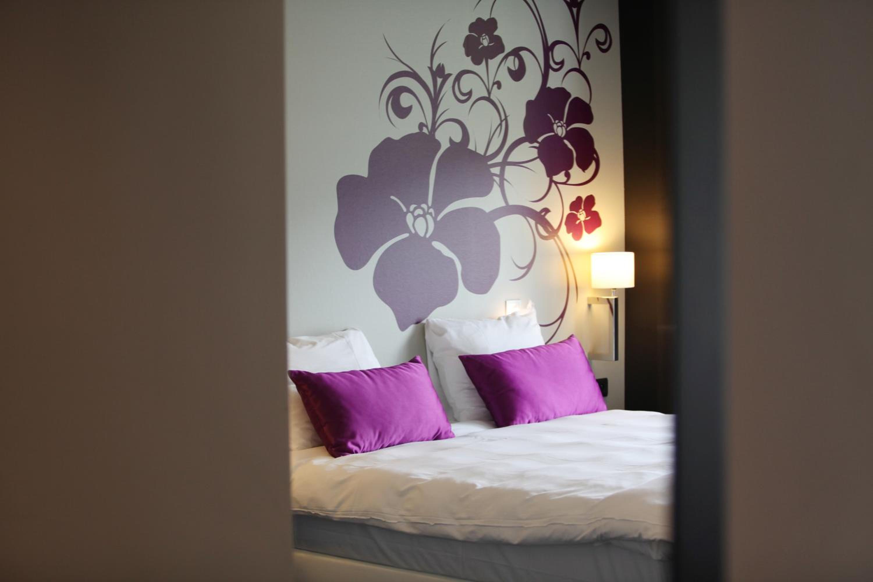 Standard Double or Twin Room photo 3